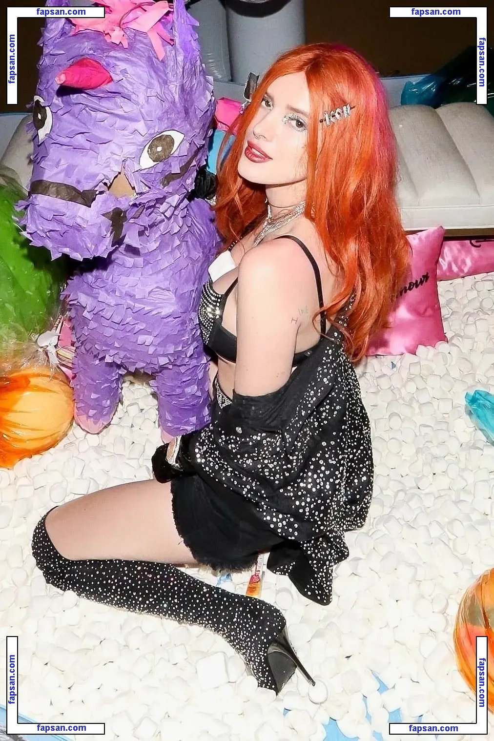 Bella Thorne голая фото #6339 с Онлифанс