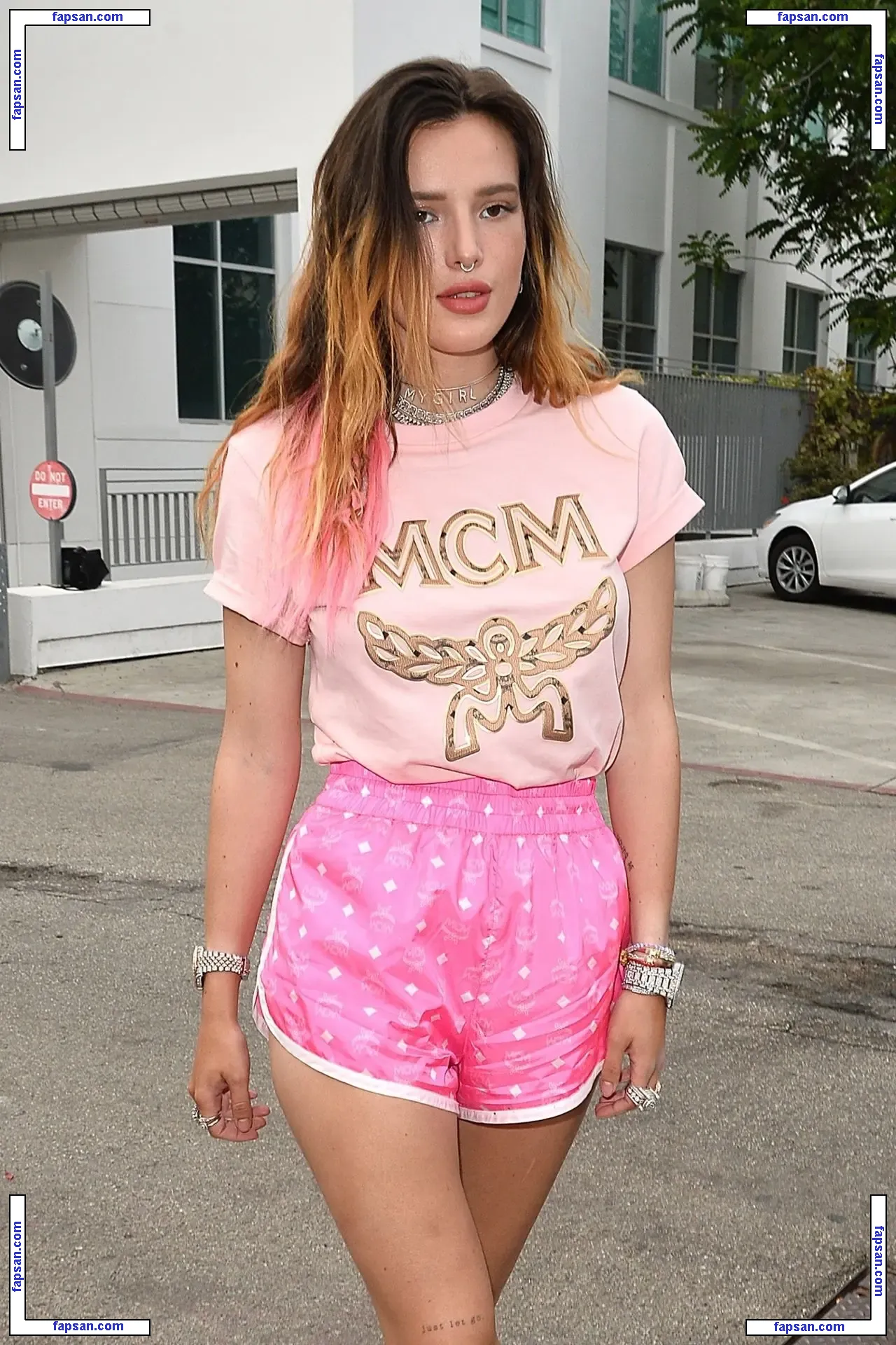 Bella Thorne голая фото #6561 с Онлифанс