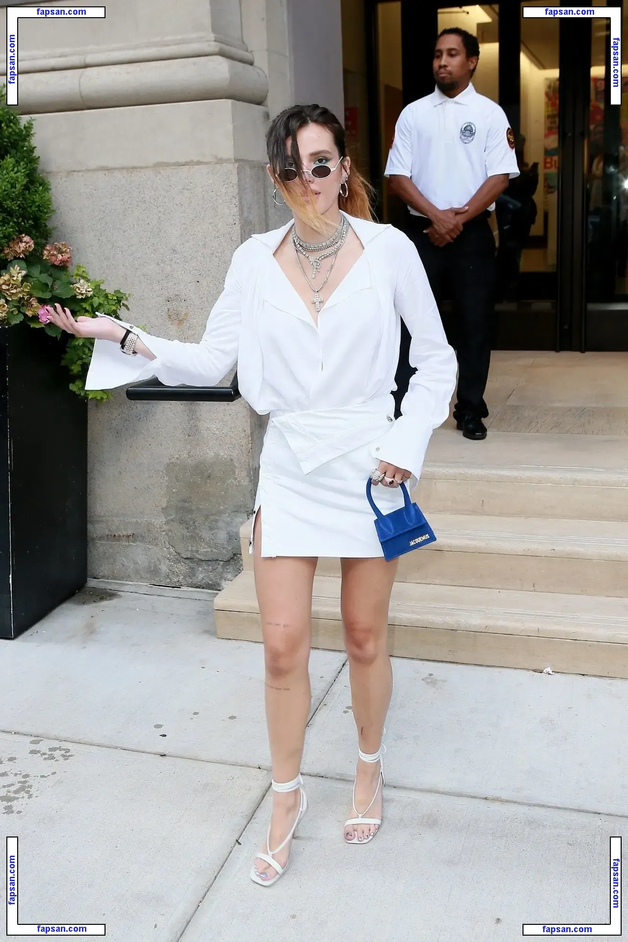 Bella Thorne голая фото #6672 с Онлифанс