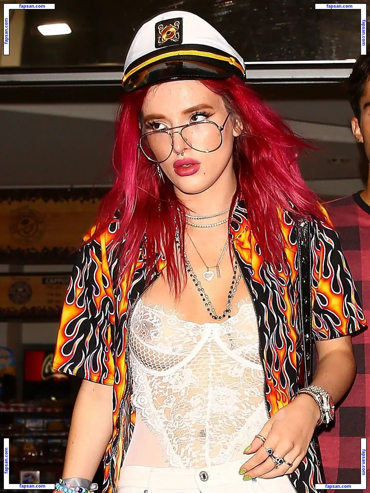 Bella Thorne голая фото #7271 с Онлифанс
