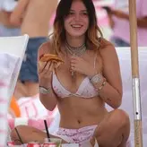 Bella Thorne голая #7175