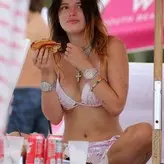 Bella Thorne голая #7176