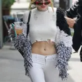 Bella Thorne голая #7300