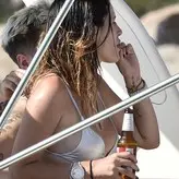 Bella Thorne голая #7418