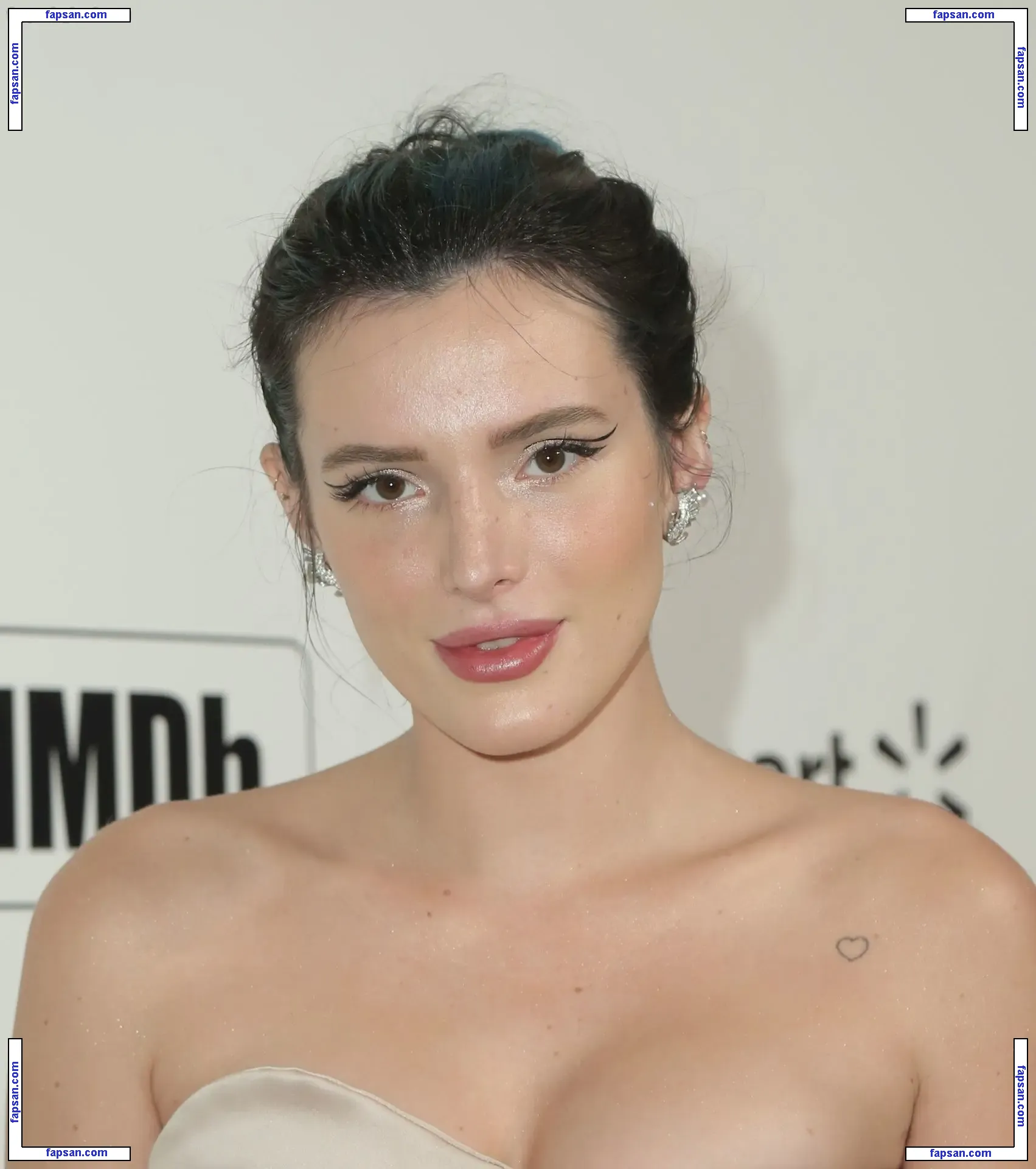 Bella Thorne голая фото #8173 с Онлифанс