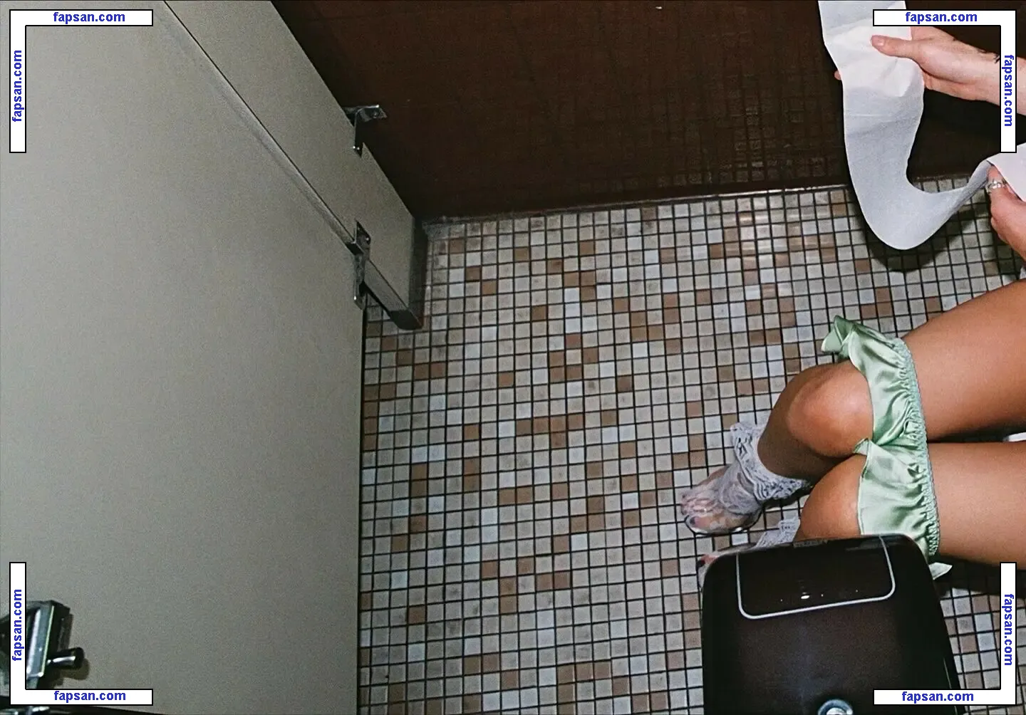 Bella White nude photo #0133 from OnlyFans