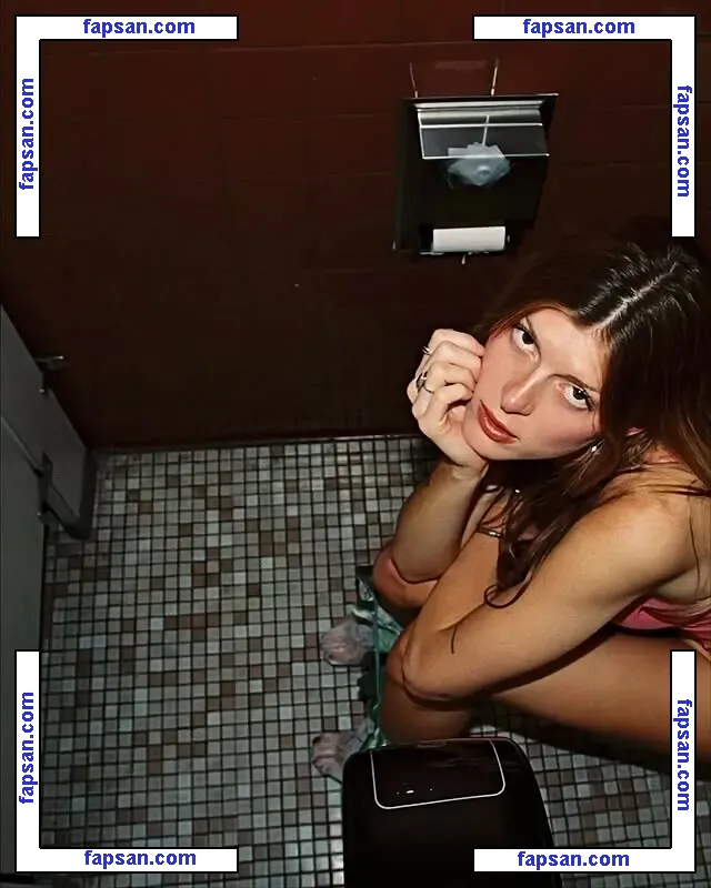 Bella White nude photo #0138 from OnlyFans