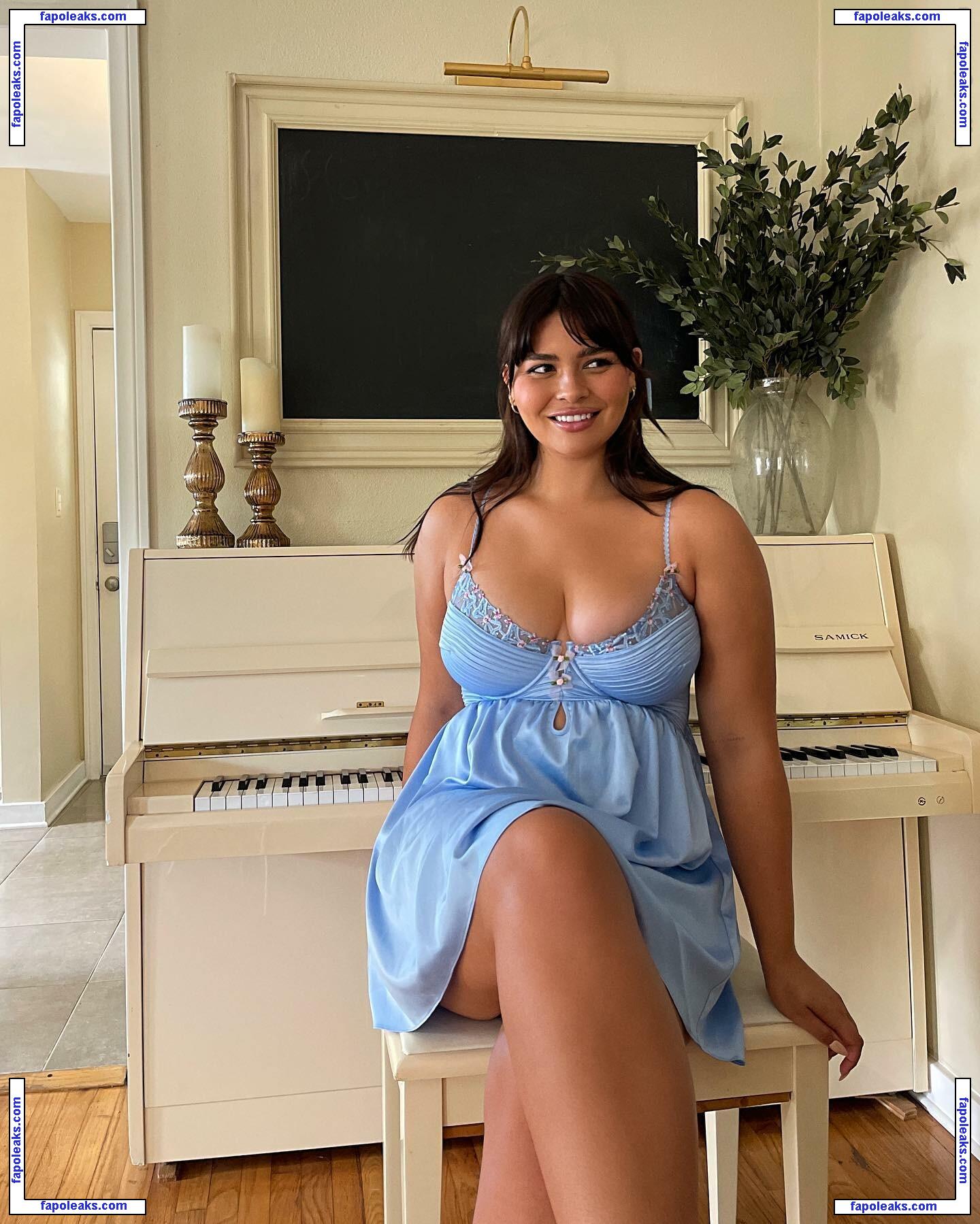 Bellaagolden / Tall Thicc Latina Model nude photo #0004 from OnlyFans