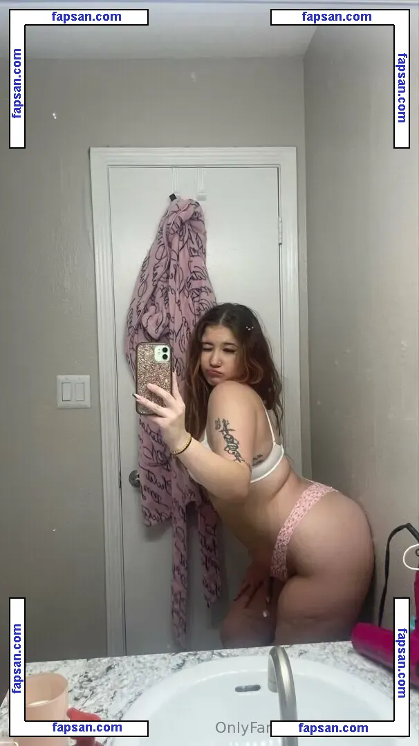 bellajadeee nude photo #0023 from OnlyFans