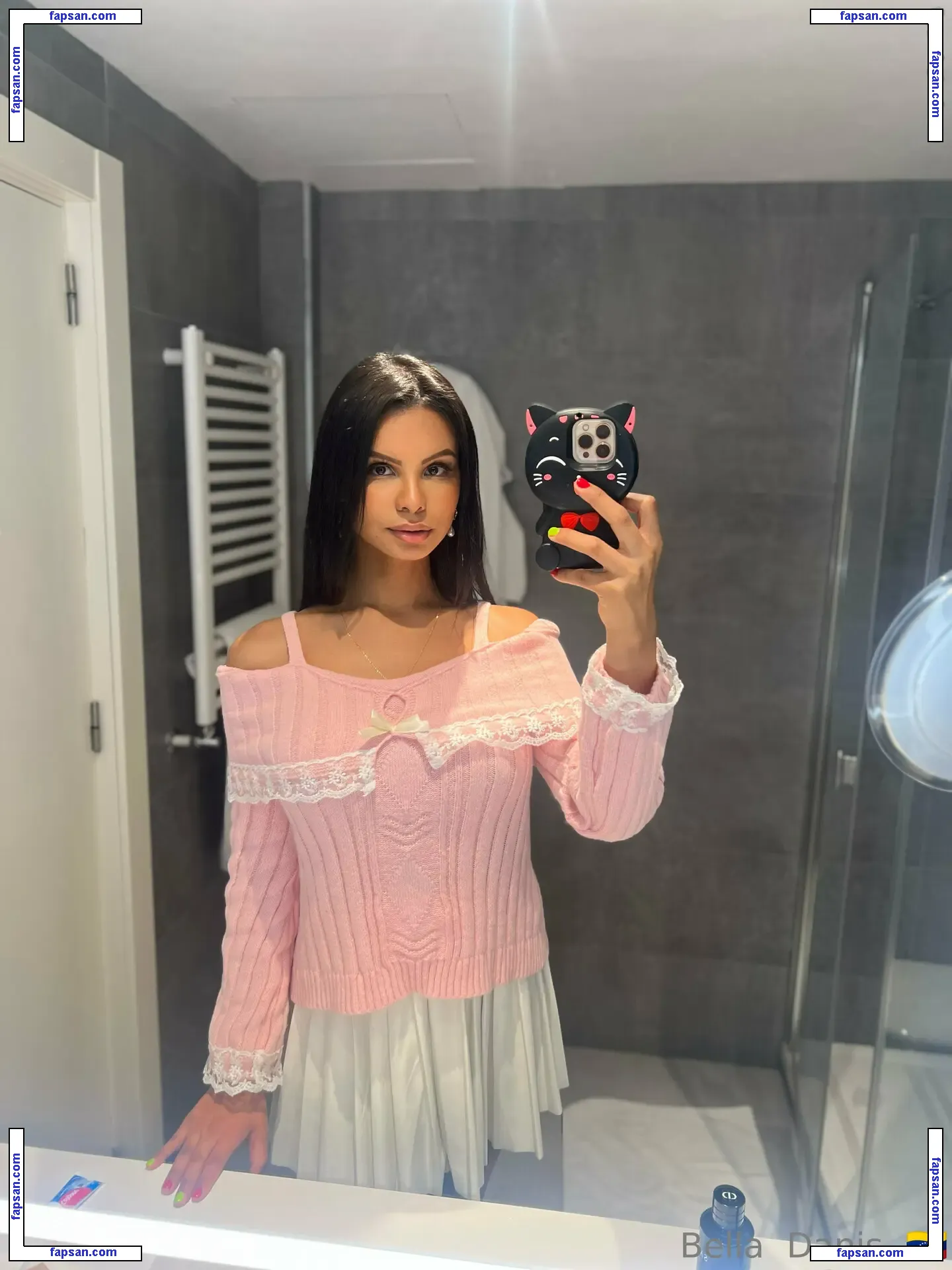 bellapussy25 nude photo #0068 from OnlyFans