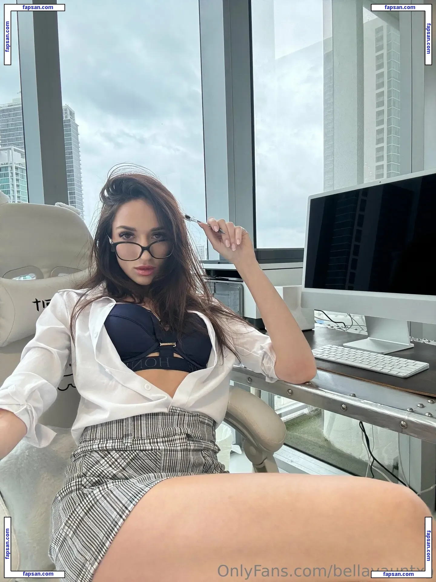 bellavauntxo nude photo #0010 from OnlyFans
