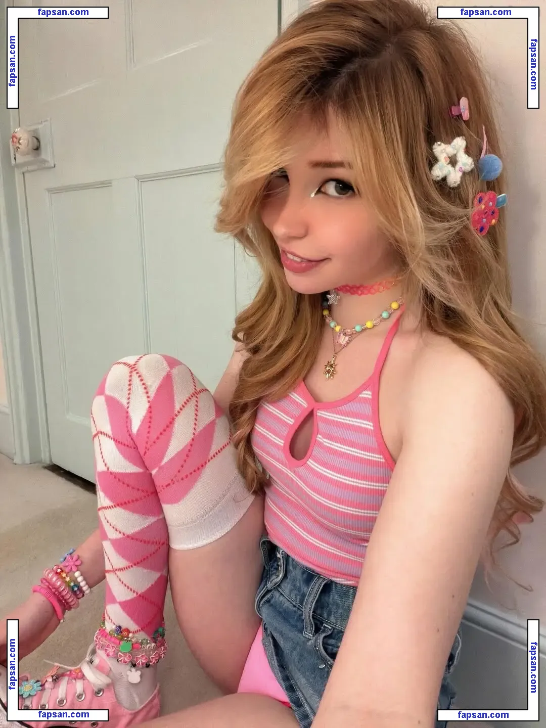 Belle Delphine голая фото #0300 с Онлифанс