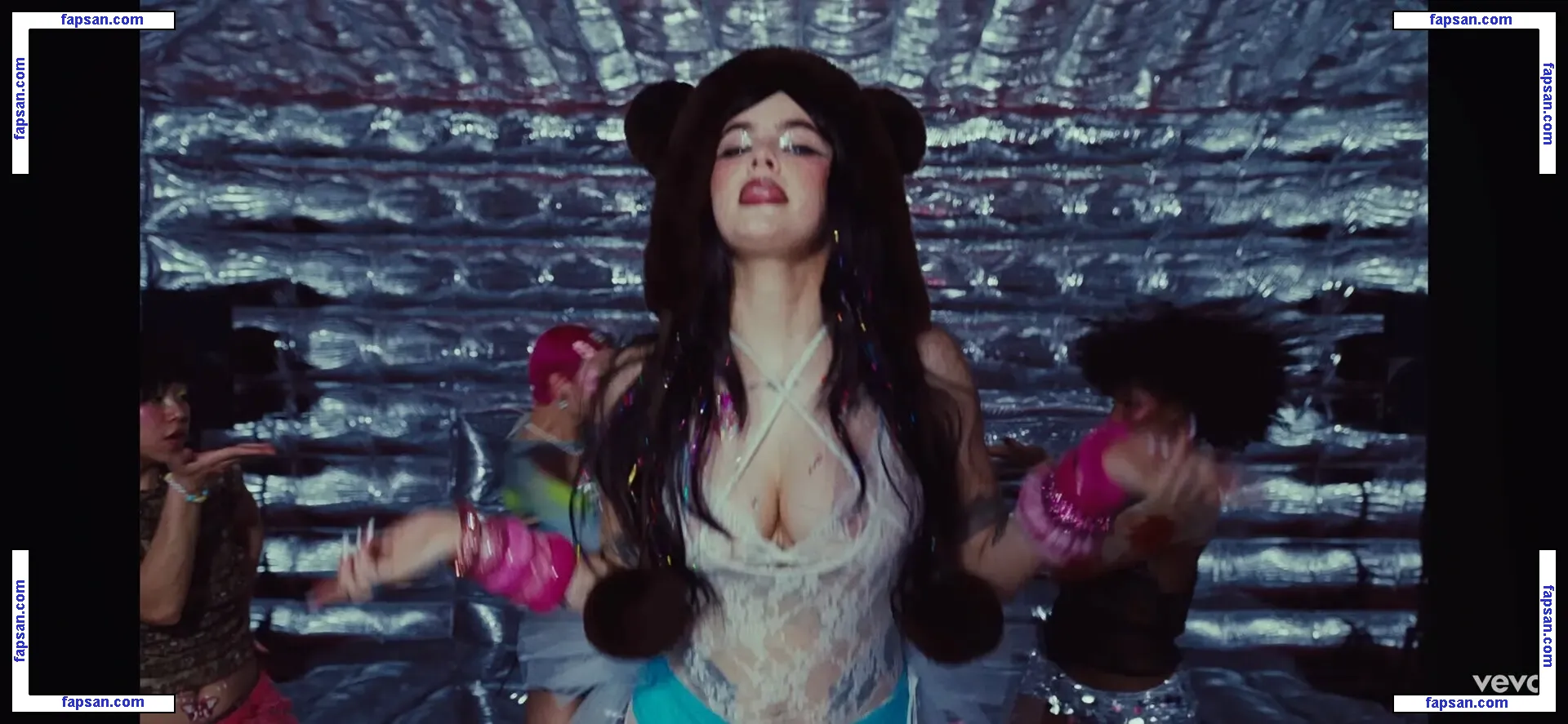 Benee nude photo #0030 from OnlyFans