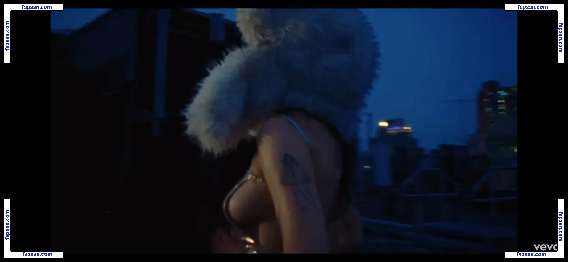 Benee nude photo #0031 from OnlyFans