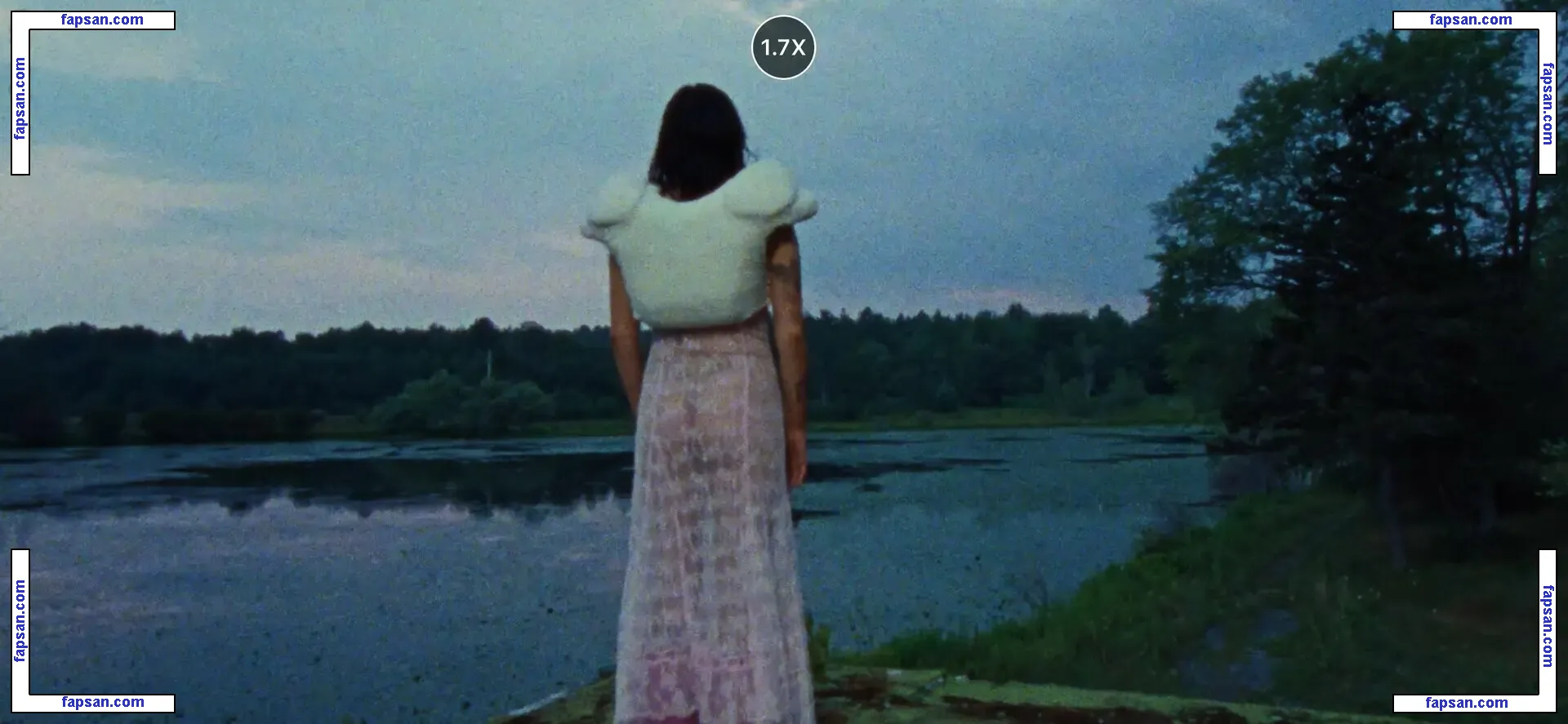 Benee голая фото #0033 с Онлифанс