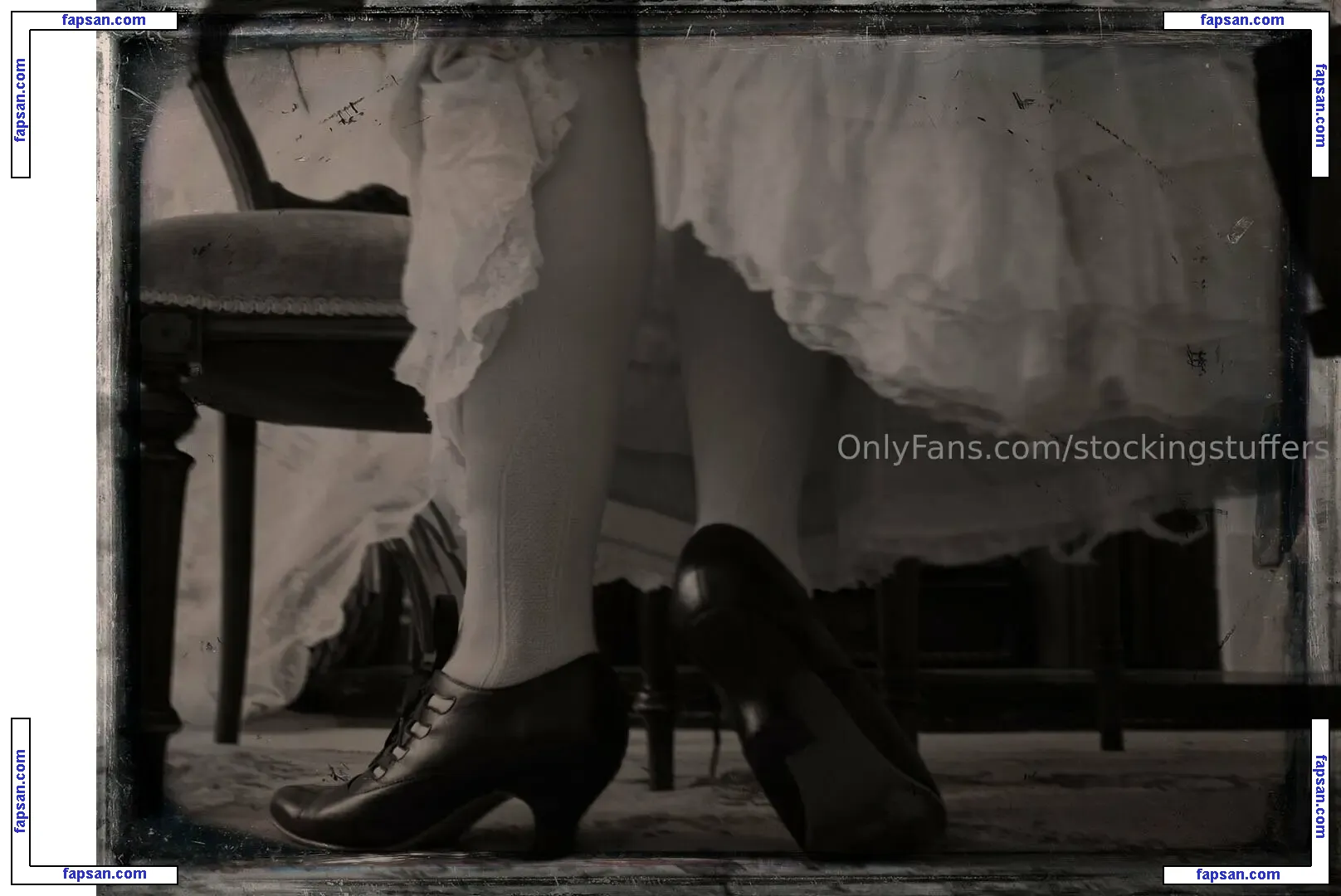 Bernadette Banner nude photo #0001 from OnlyFans