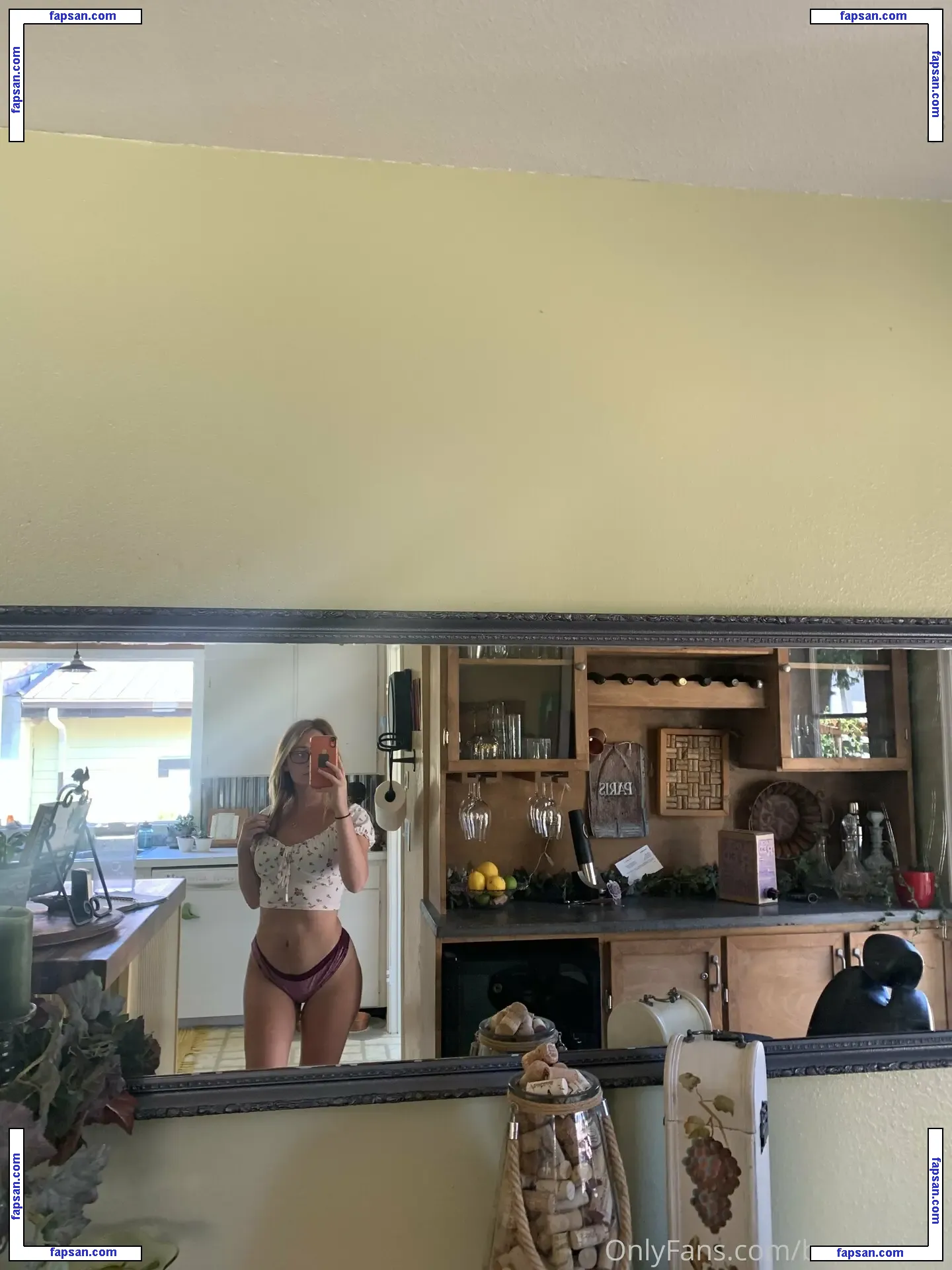 besswhit24 nude photo #0016 from OnlyFans
