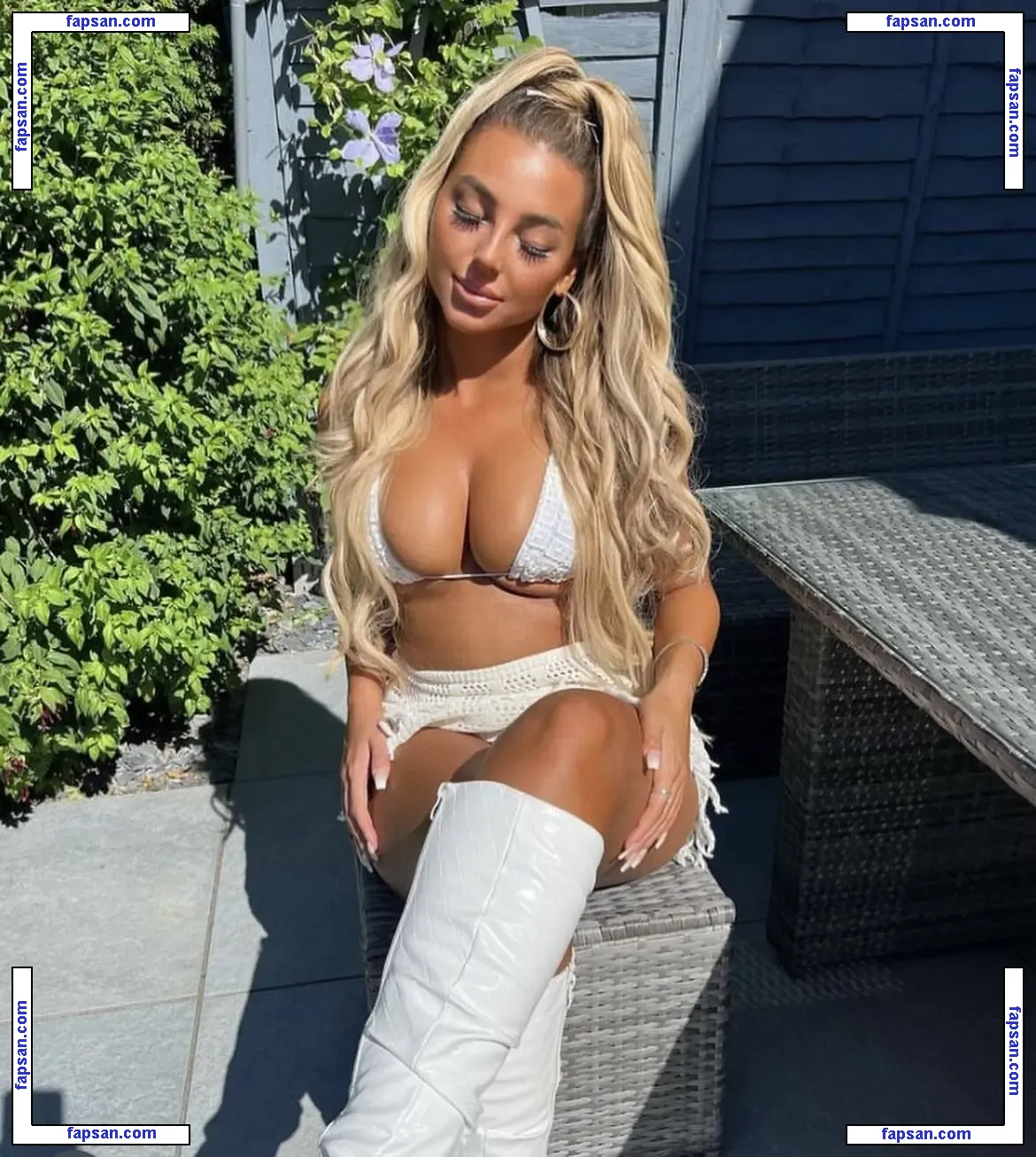 Beth Amelia nude photo #0029 from OnlyFans