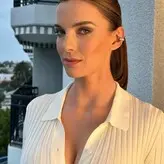 Betty Gilpin голая #0096