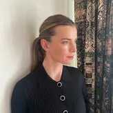 Betty Gilpin голая #0109