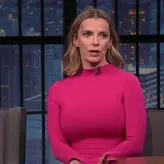 Betty Gilpin голая #0148