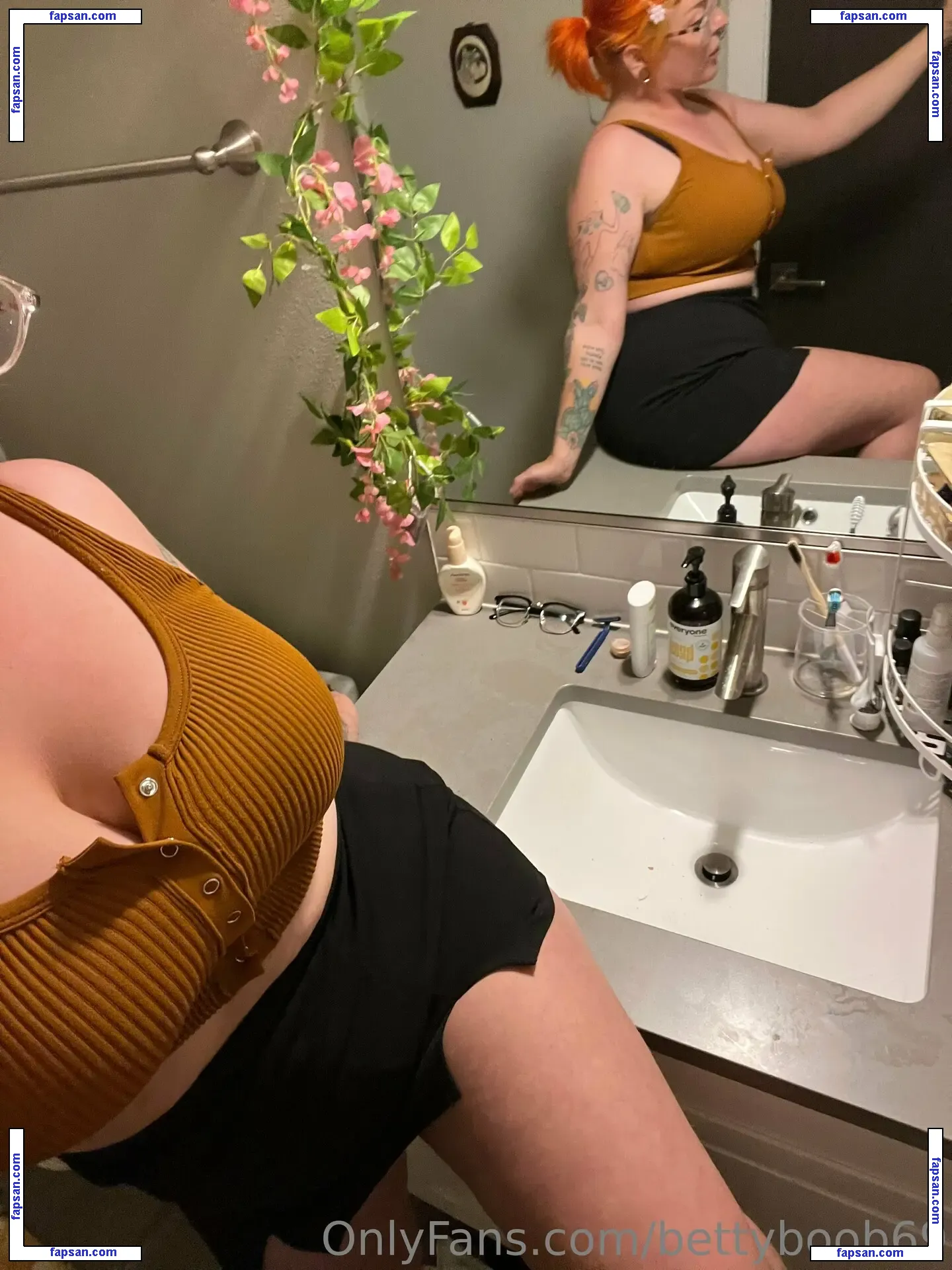 bettyboob69 nude photo #0003 from OnlyFans