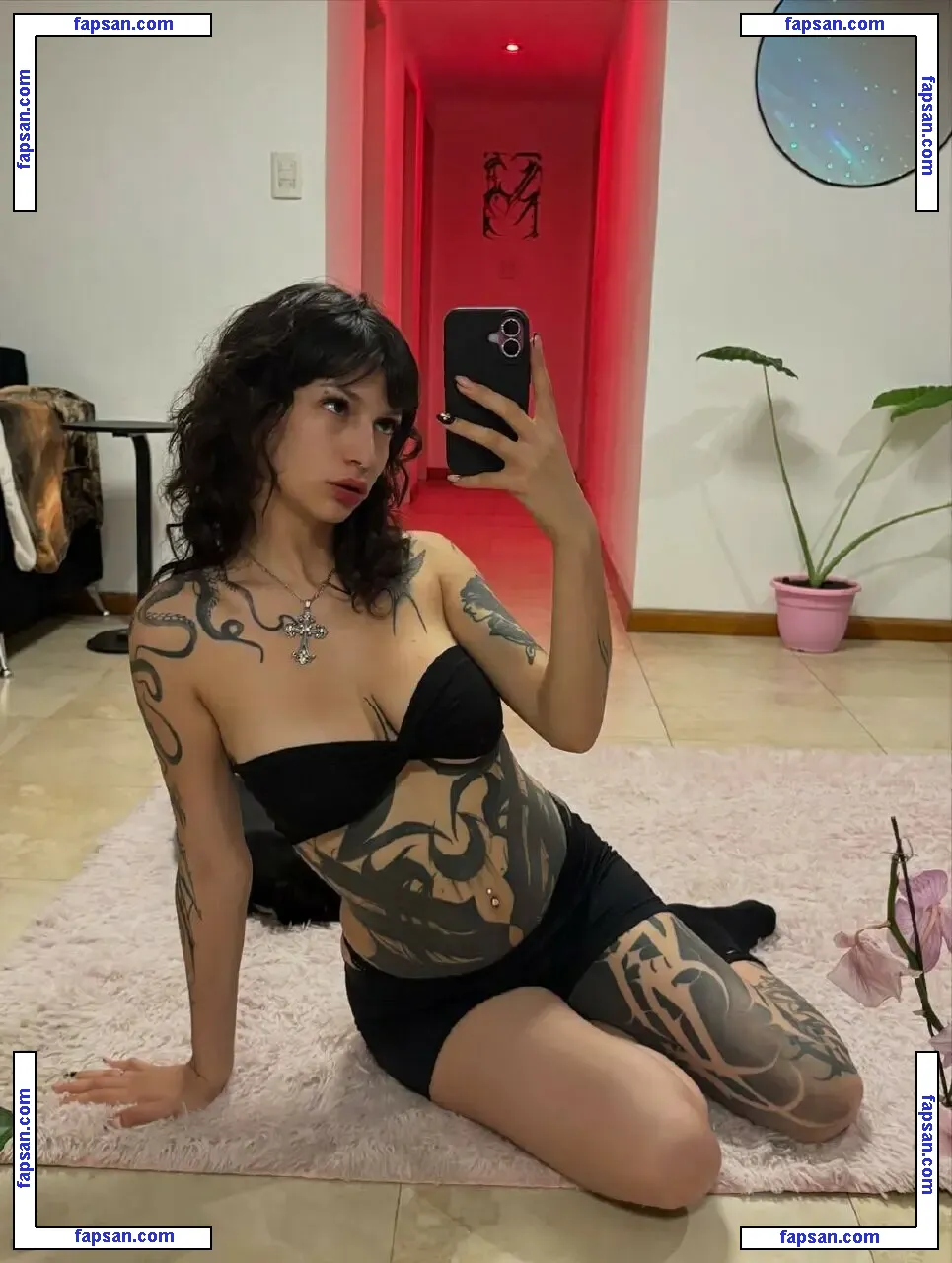 Betül Ekinci голая фото #0007 с Онлифанс