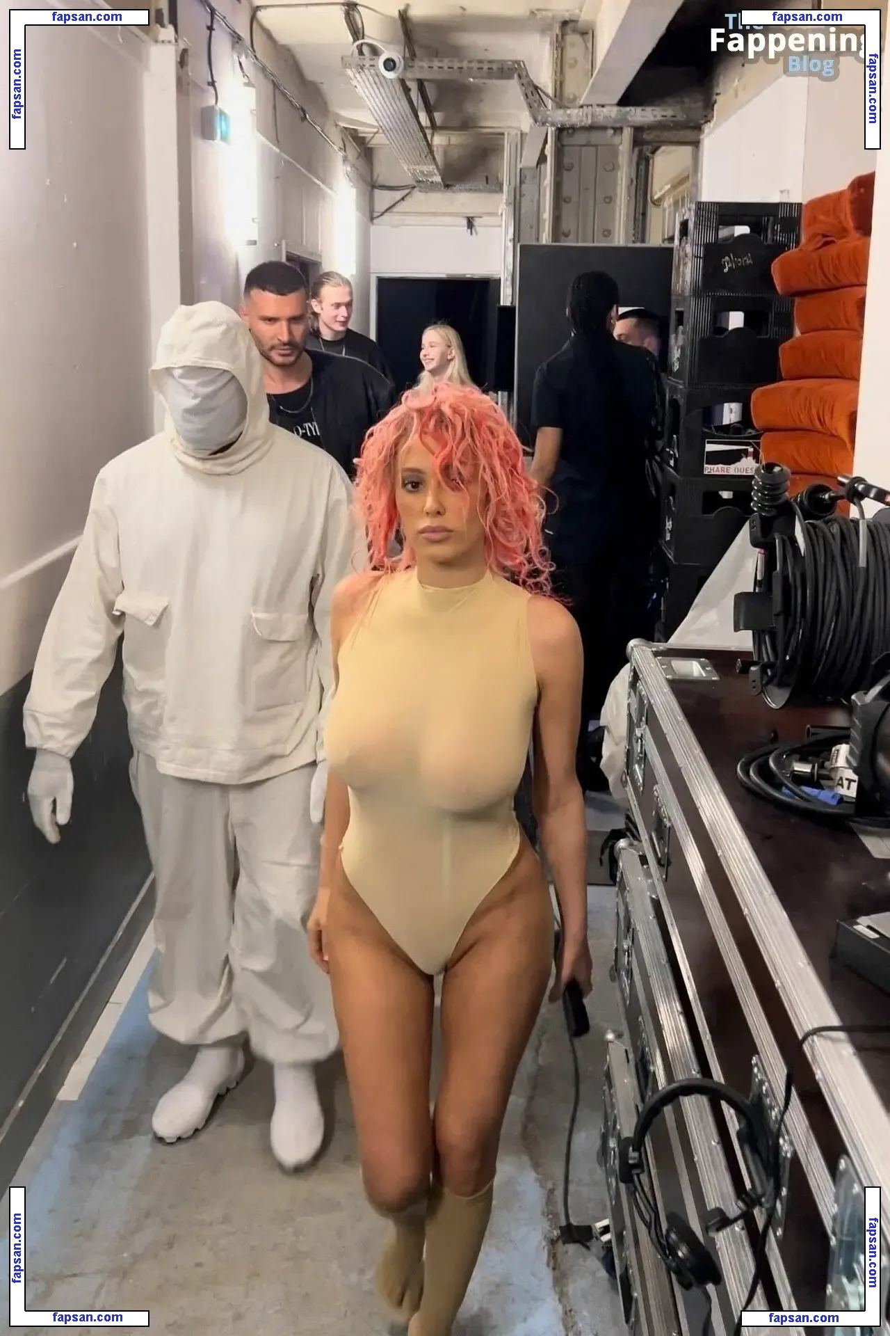 Bianca Censori nude photo #0925 from OnlyFans