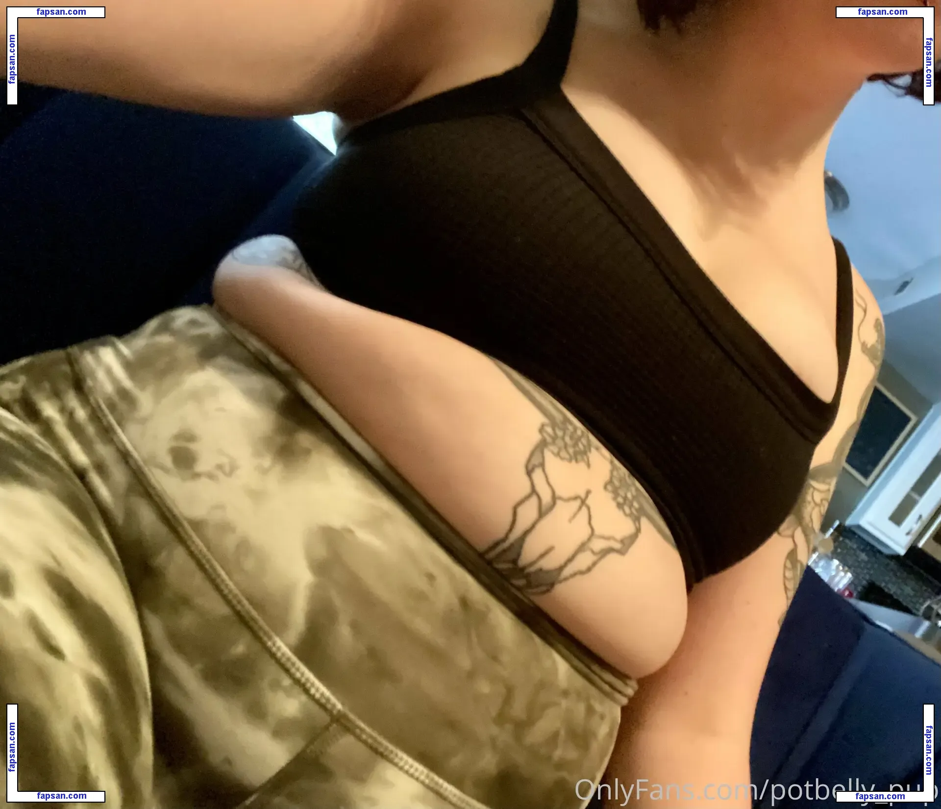 bigbellybenni nude photo #0023 from OnlyFans