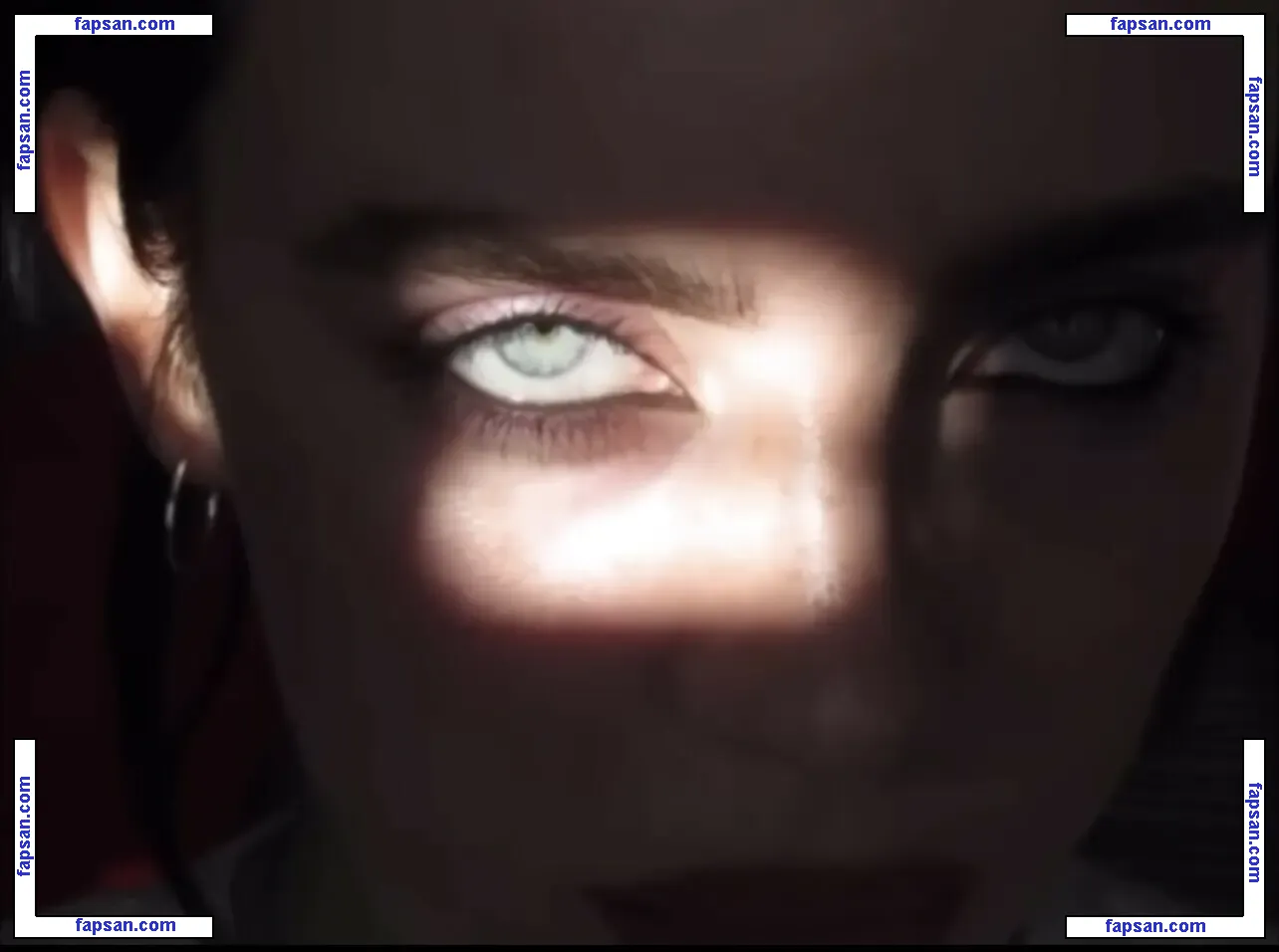 Billie Eilish голая фото #0079 с Онлифанс