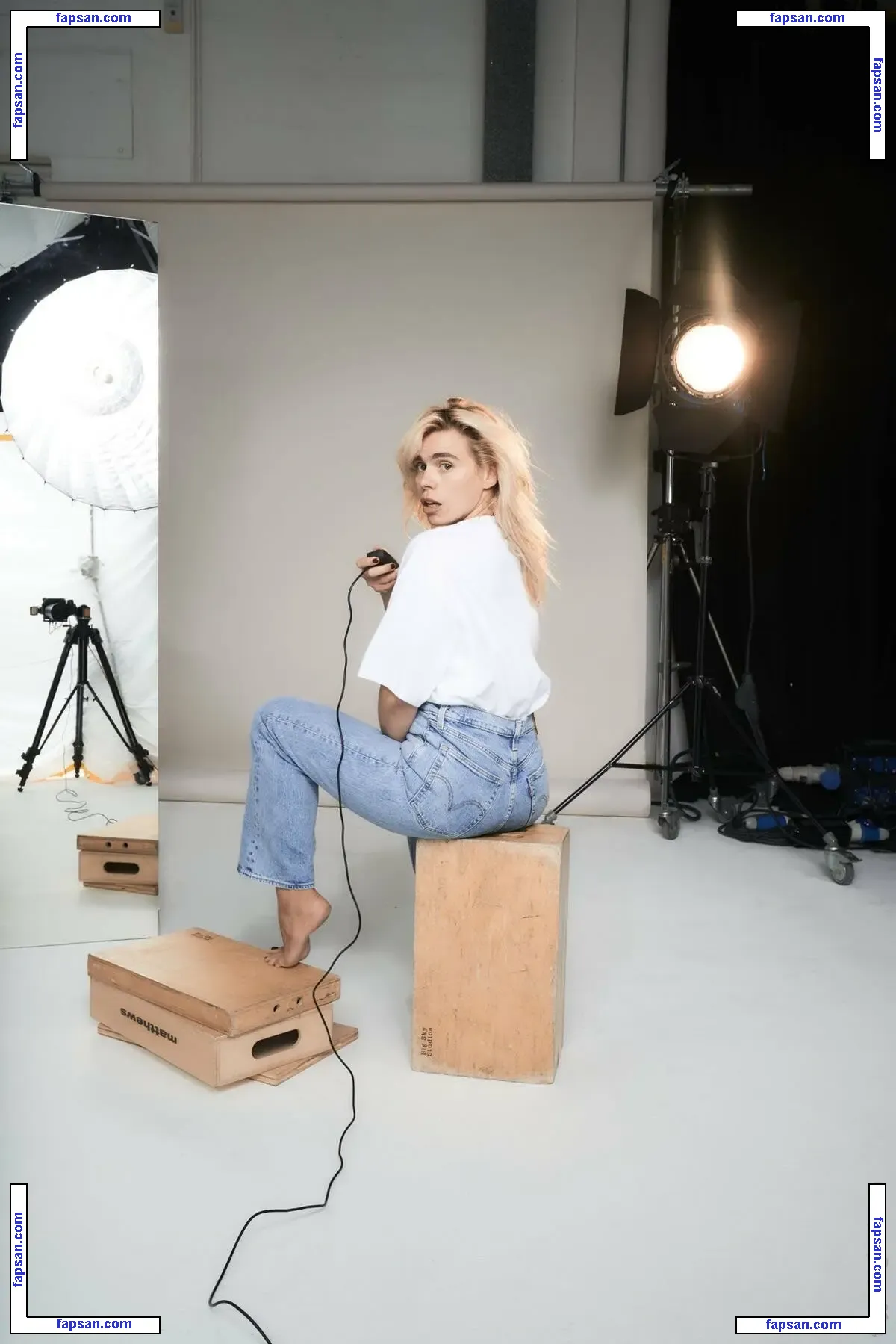 Billie Piper nude photo #0483 from OnlyFans