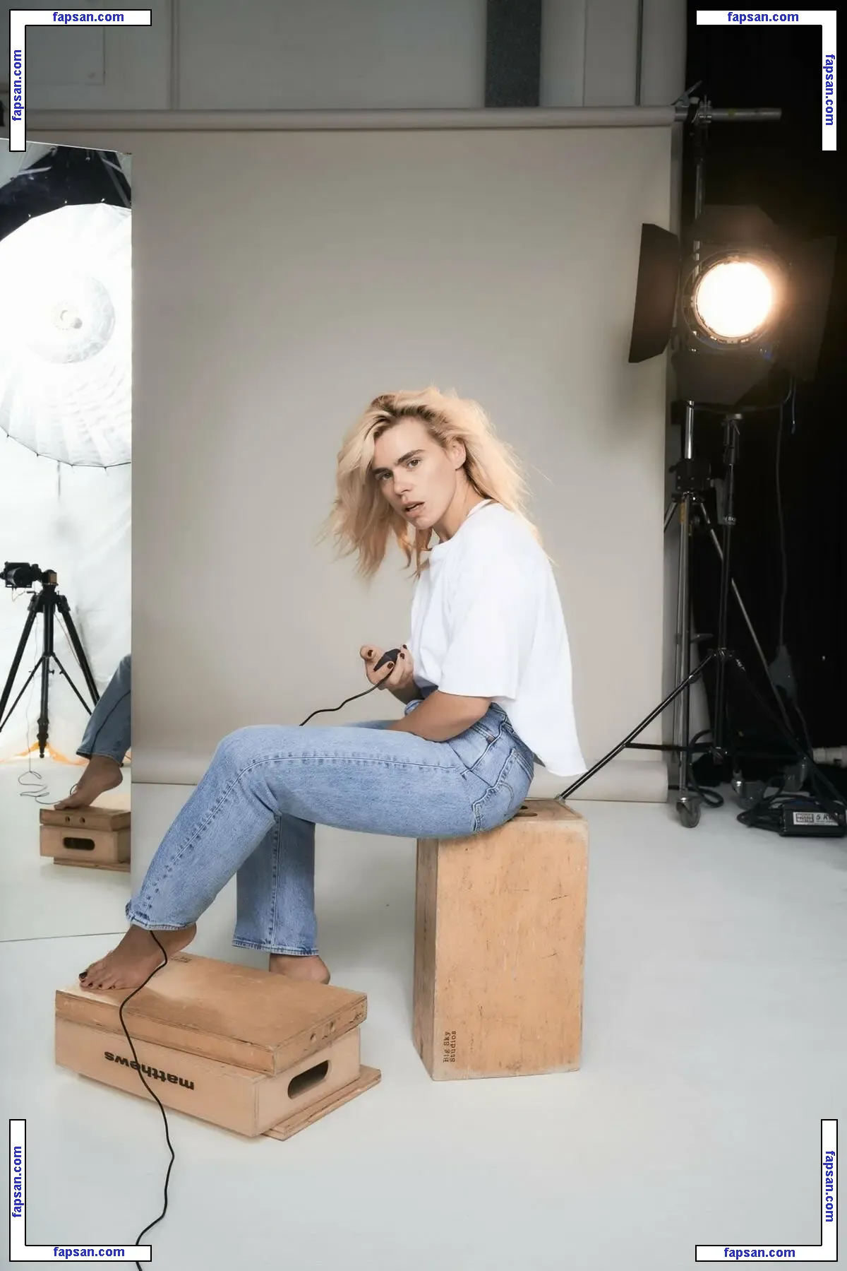 Billie Piper nude photo #0491 from OnlyFans