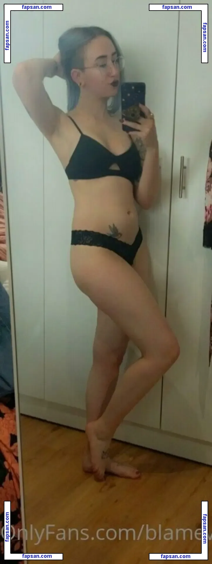 blamevalerie голая фото #0108 с Онлифанс