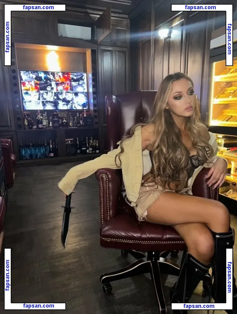 Bliccy nude photo #0021 from OnlyFans