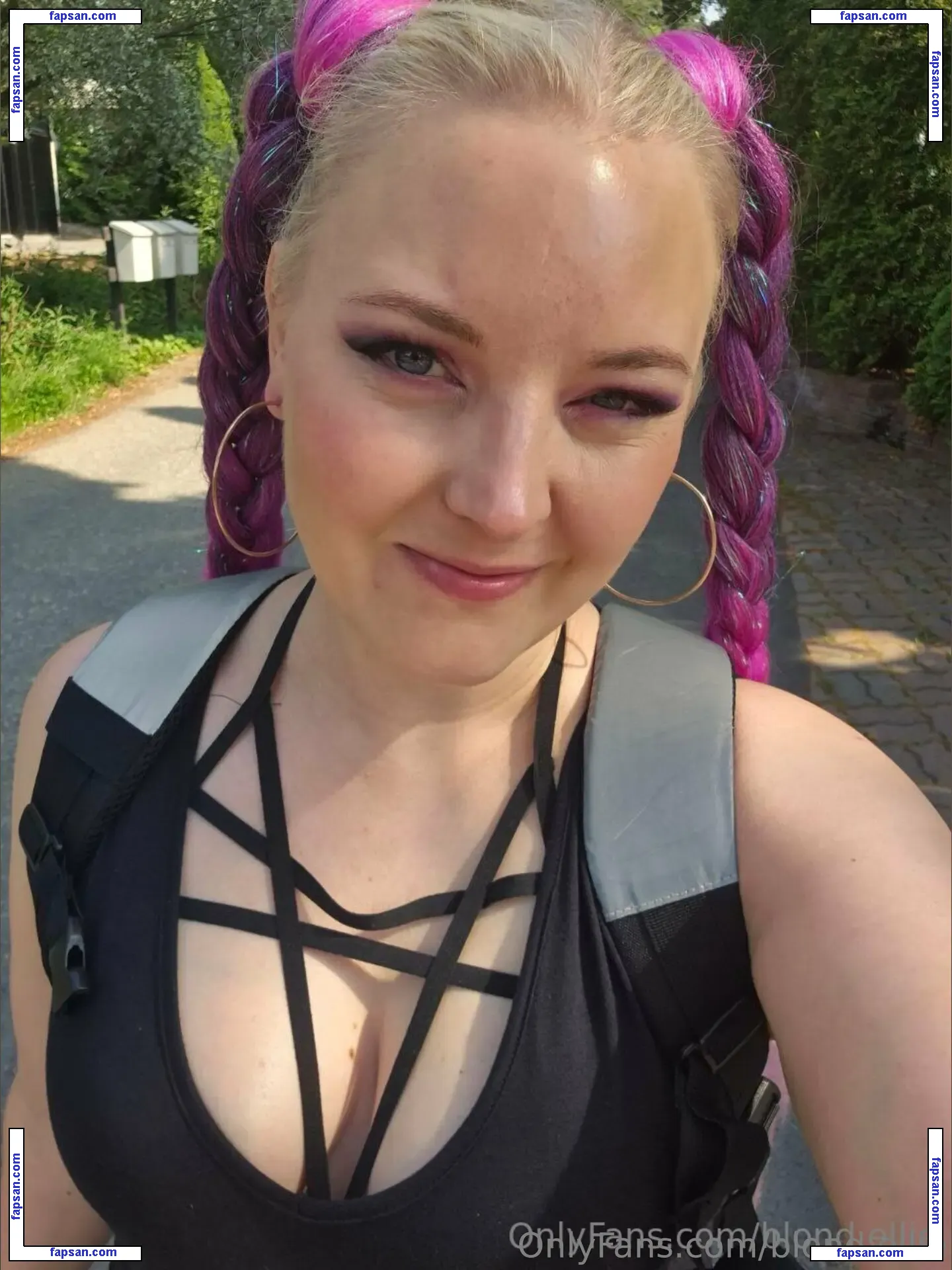 blond.ellie nude photo #0001 from OnlyFans