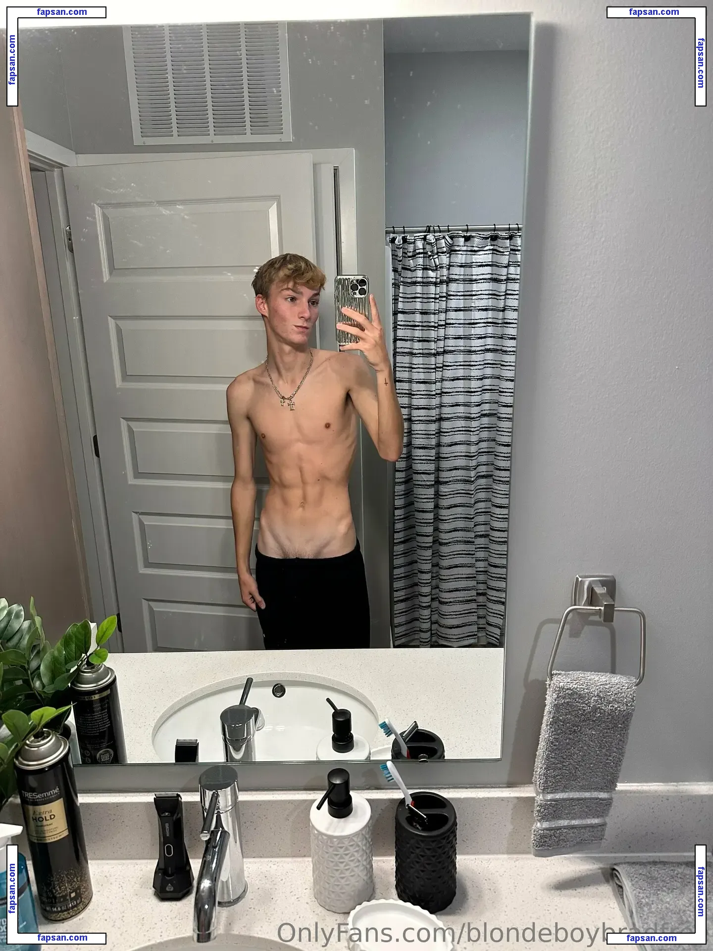 blondeboybradfree nude photo #0052 from OnlyFans