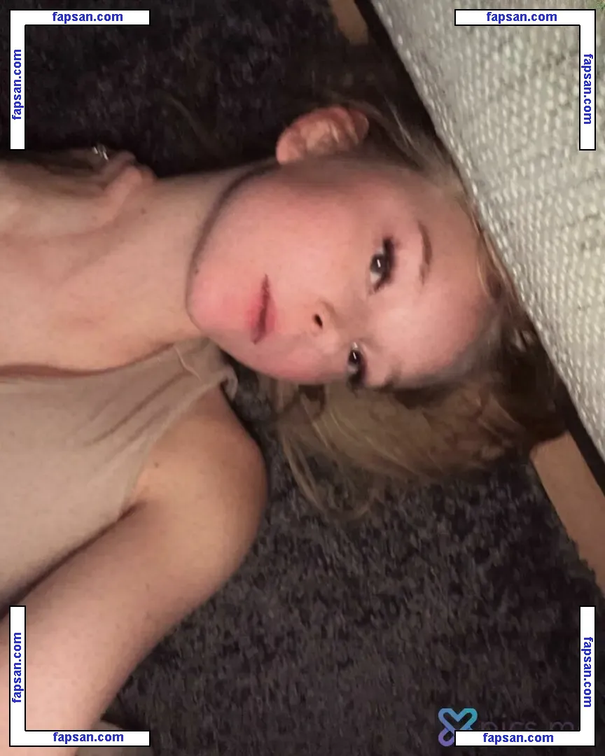 BlondeVivi nude photo #0005 from OnlyFans