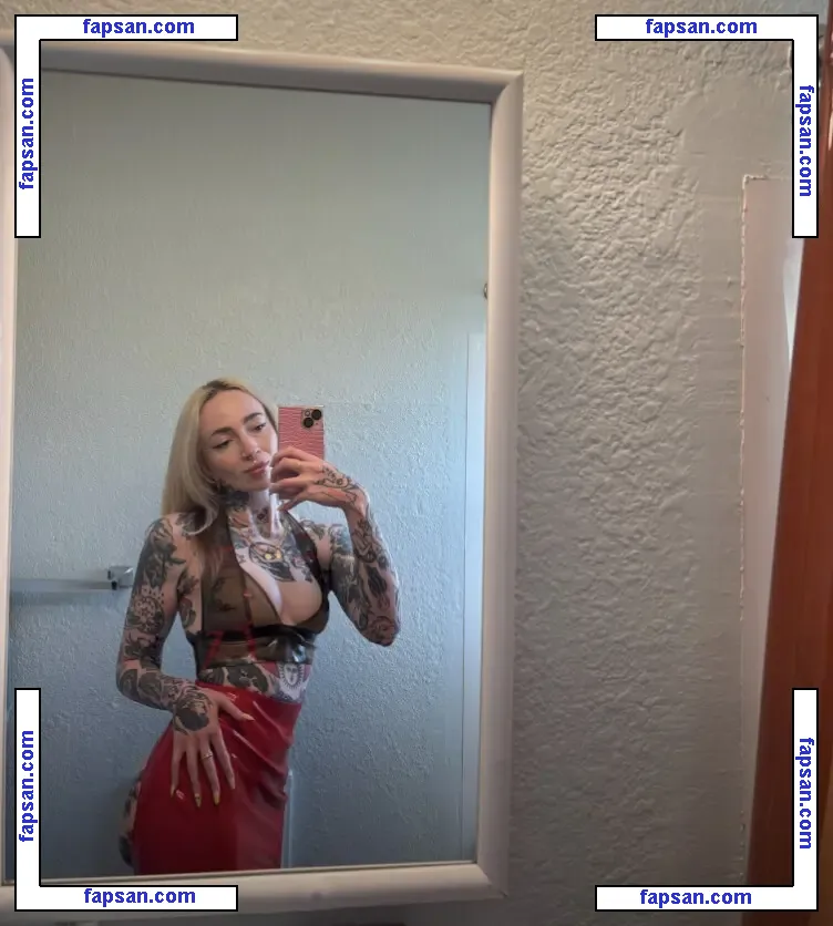 blondexredhead nude photo #0004 from OnlyFans