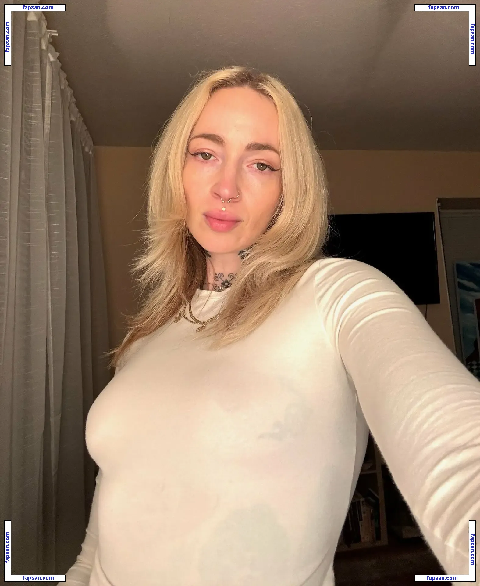 blondexredhead nude photo #0006 from OnlyFans