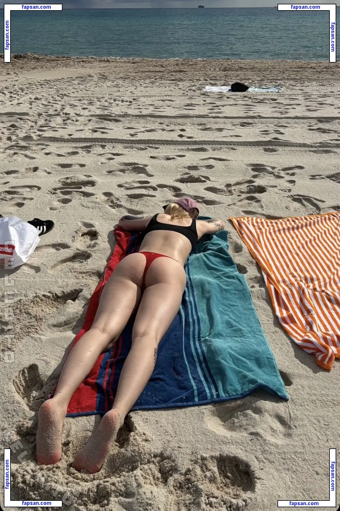 BlondGermanDoll голая фото #0002 с Онлифанс