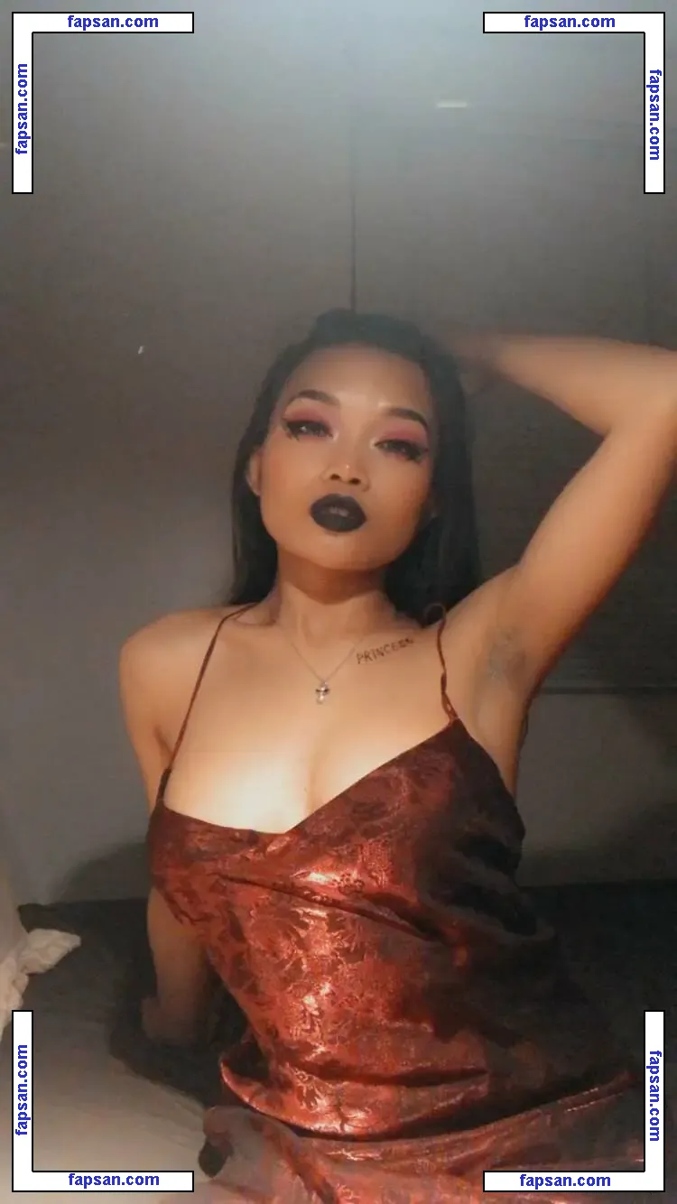 Bloodblossom_ nude photo #0004 from OnlyFans