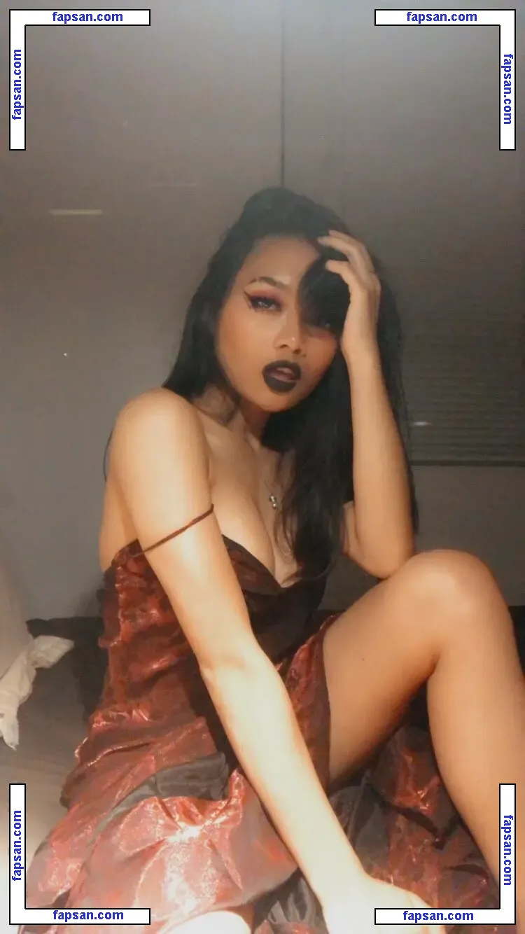 Bloodblossom_ nude photo #0011 from OnlyFans
