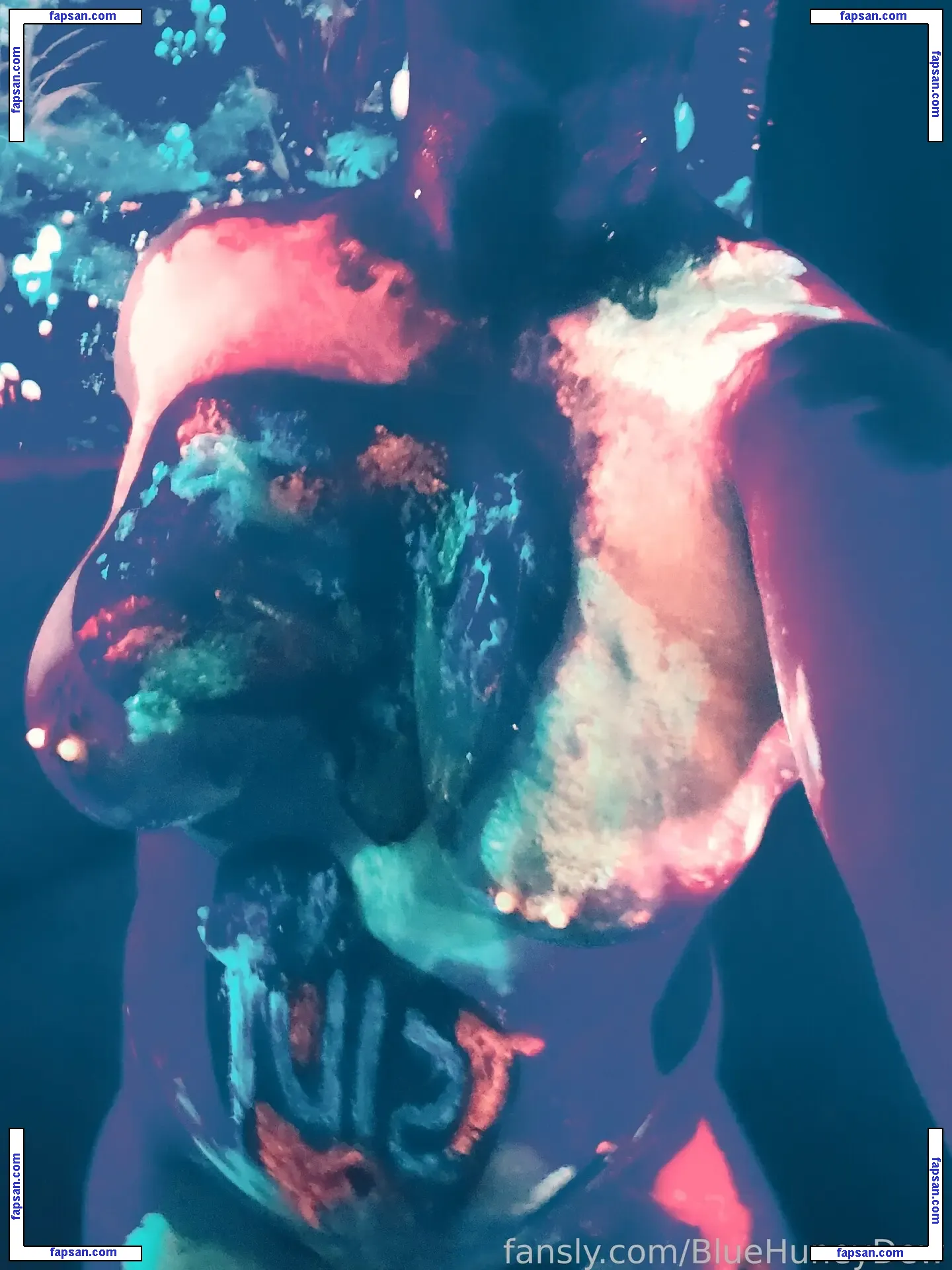 BlueHuneyDew nude photo #0008 from OnlyFans