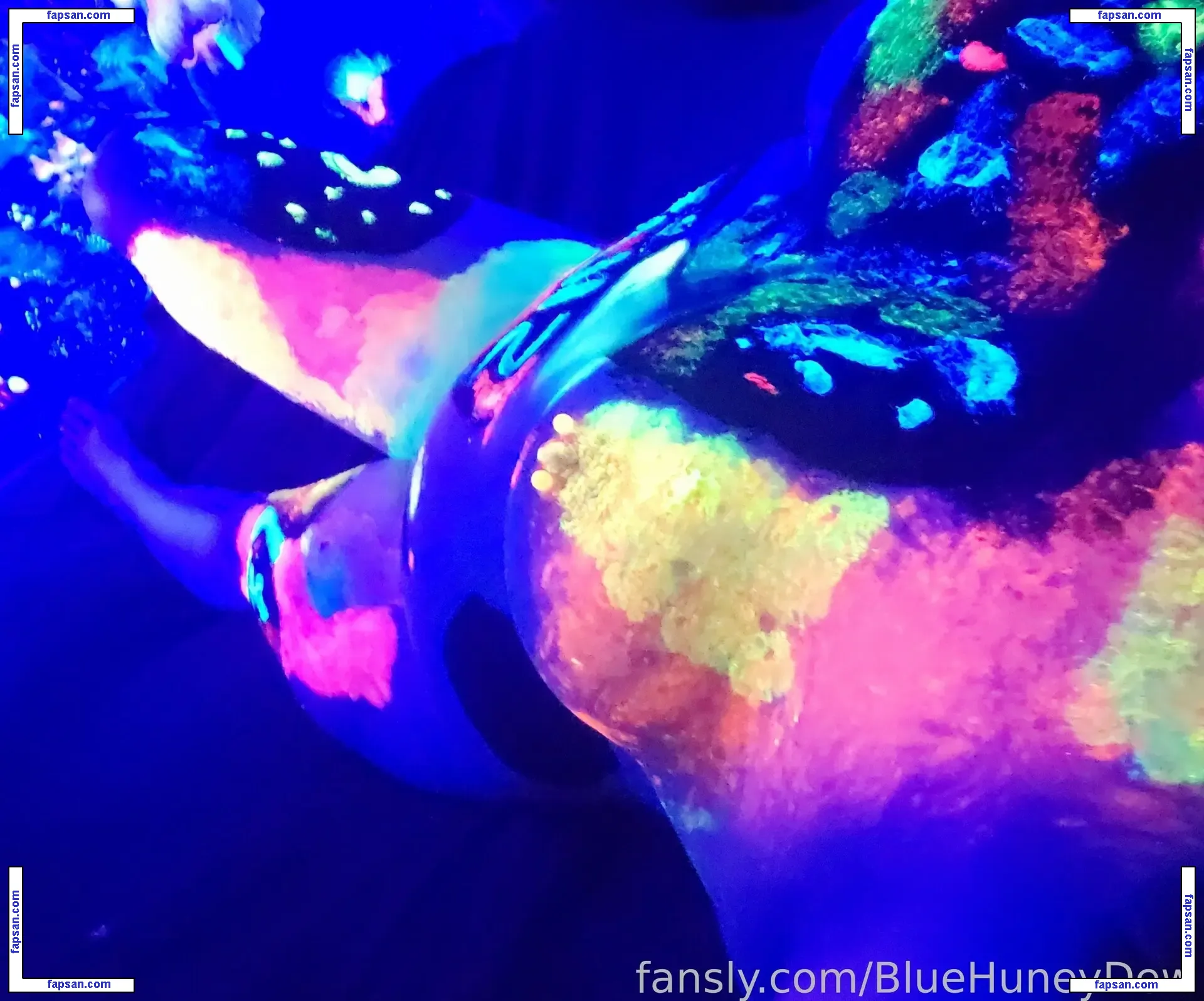 BlueHuneyDew nude photo #0013 from OnlyFans