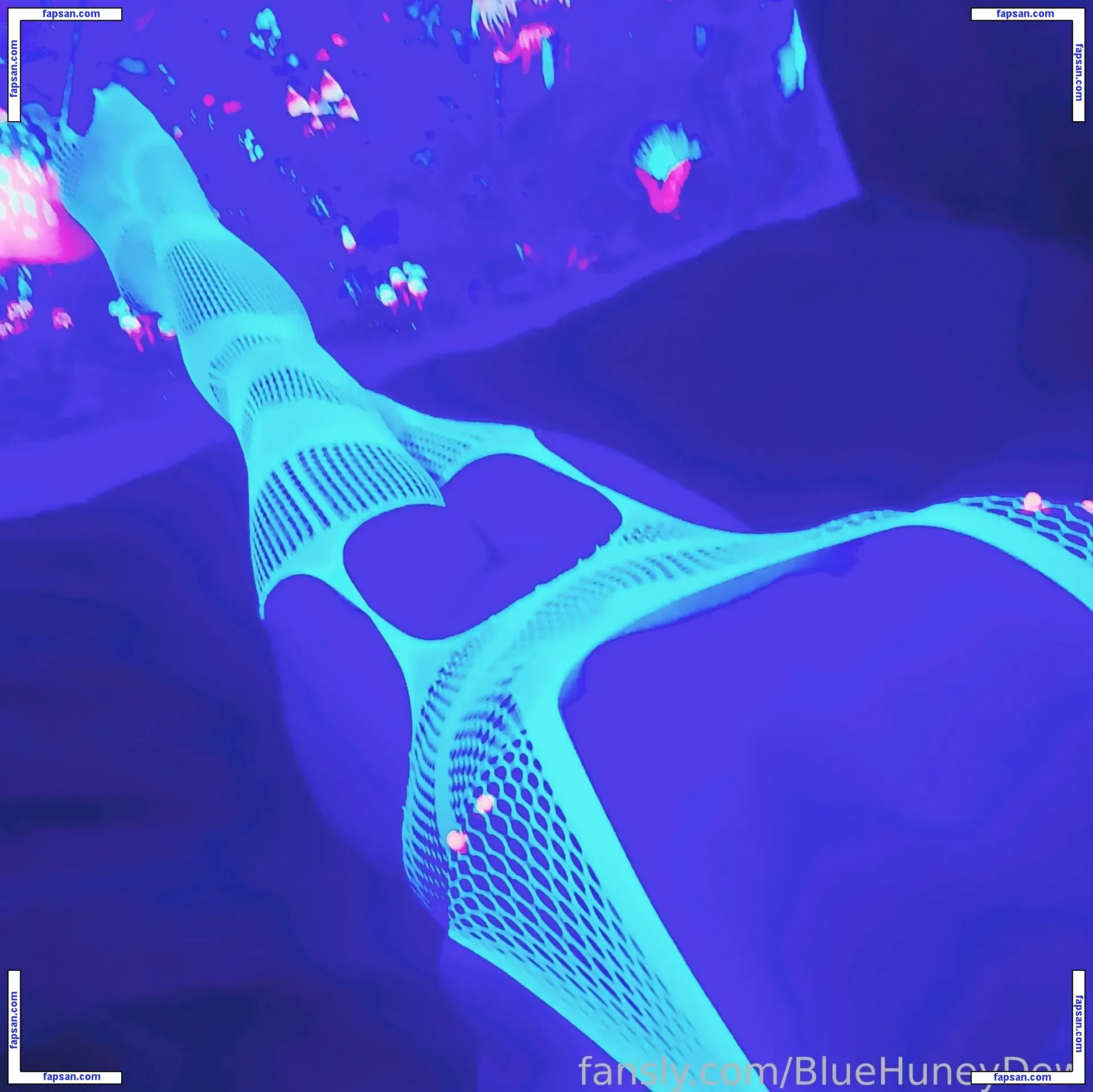 BlueHuneyDew nude photo #0018 from OnlyFans