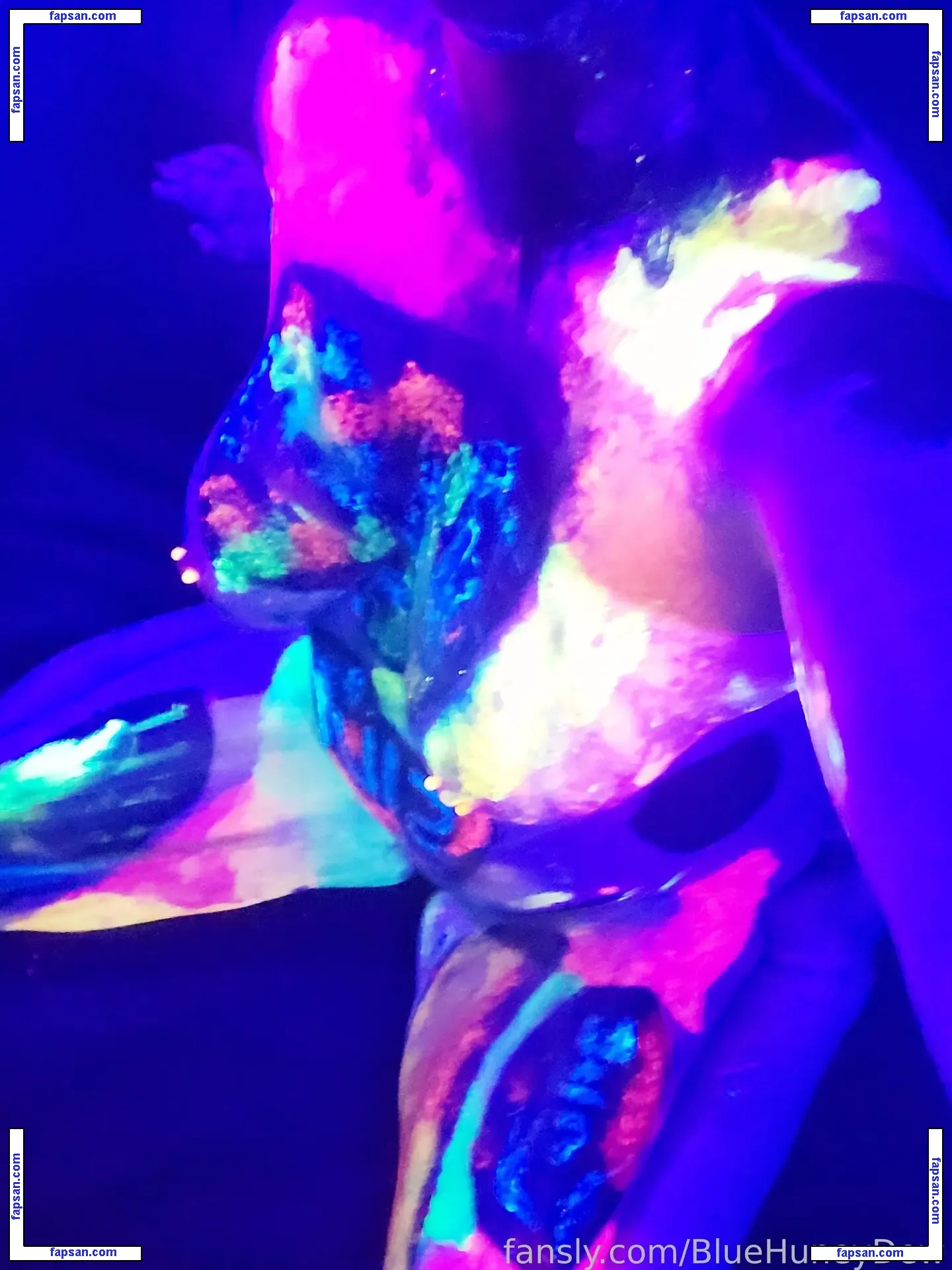 BlueHuneyDew nude photo #0019 from OnlyFans