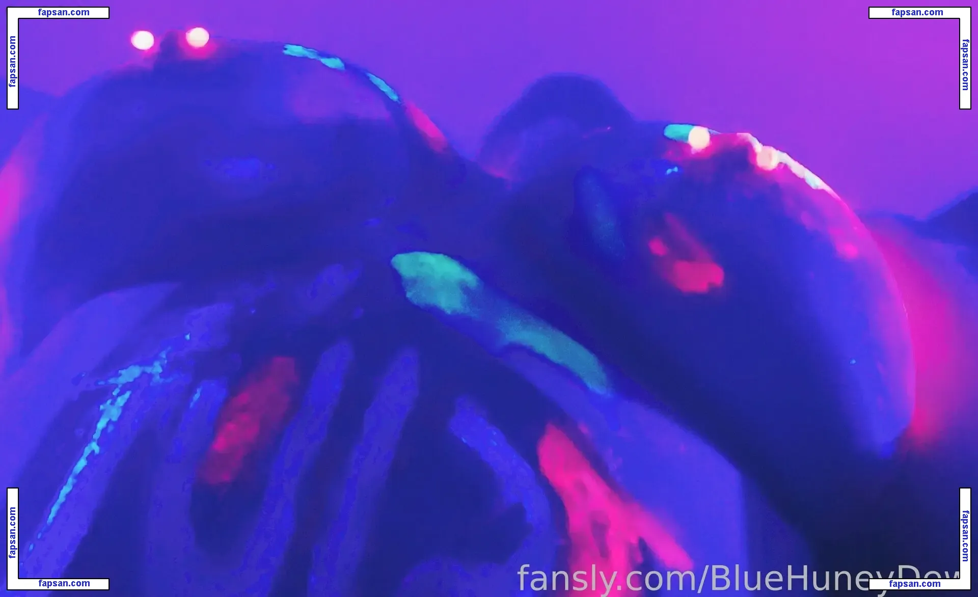 BlueHuneyDew nude photo #0024 from OnlyFans