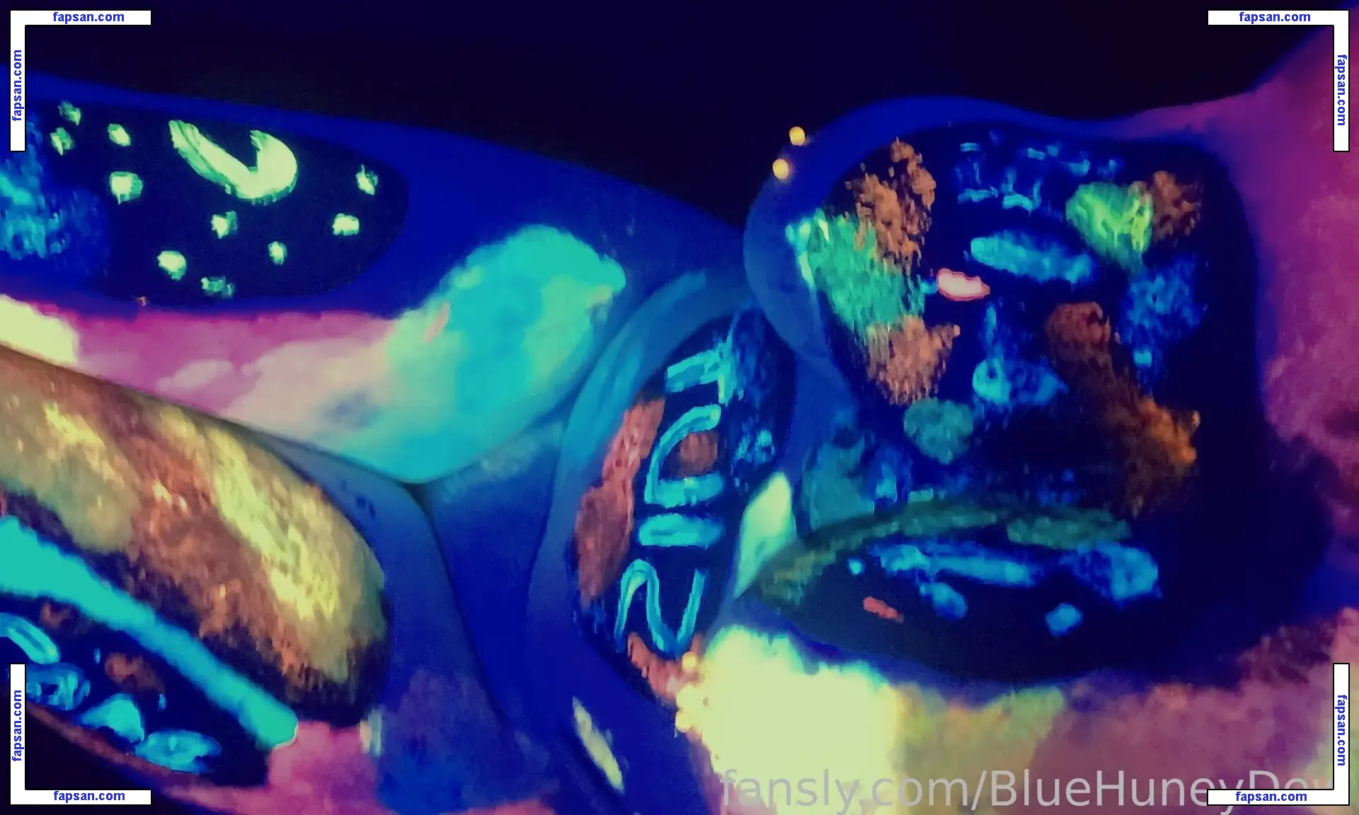 BlueHuneyDew nude photo #0025 from OnlyFans