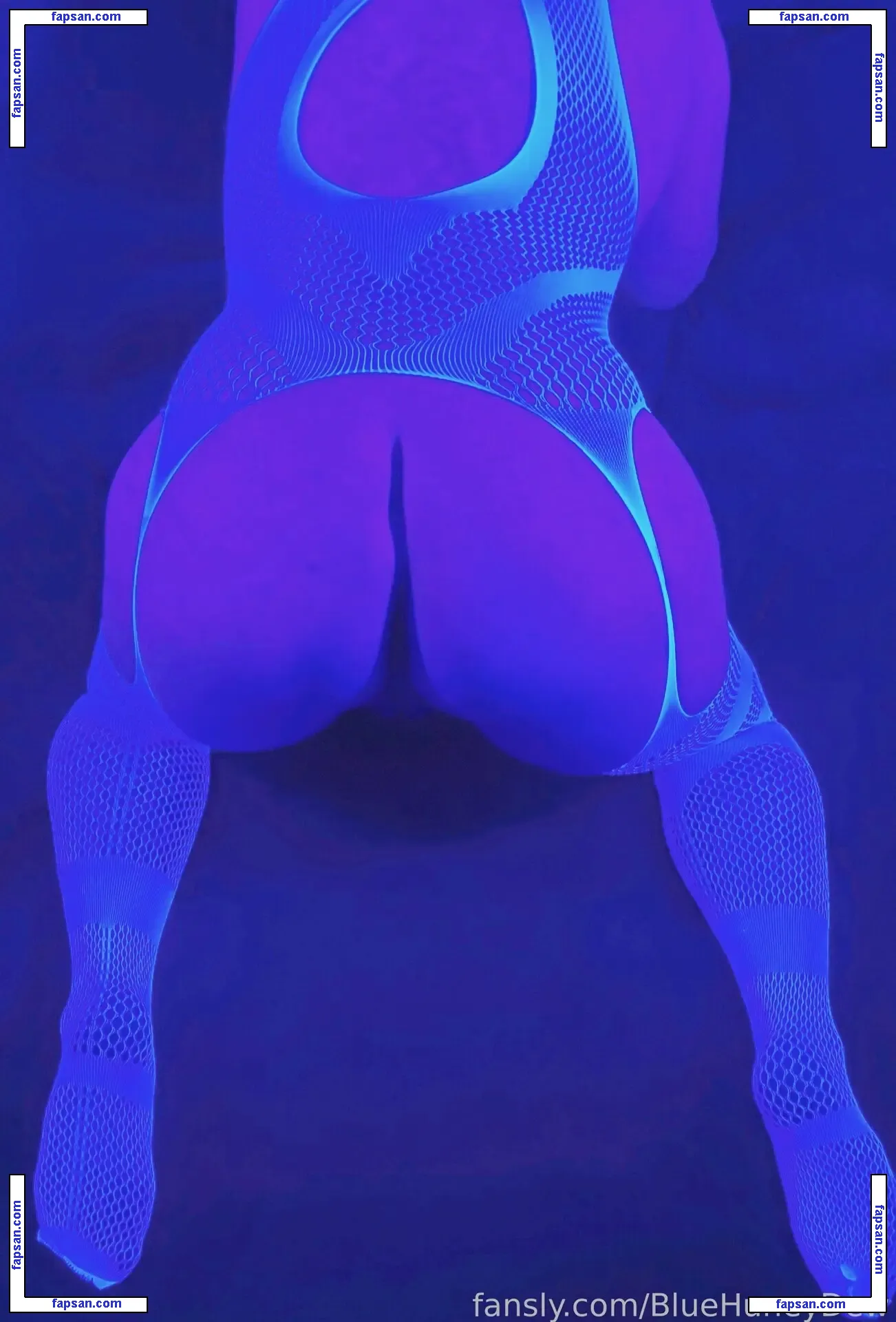 BlueHuneyDew nude photo #0031 from OnlyFans