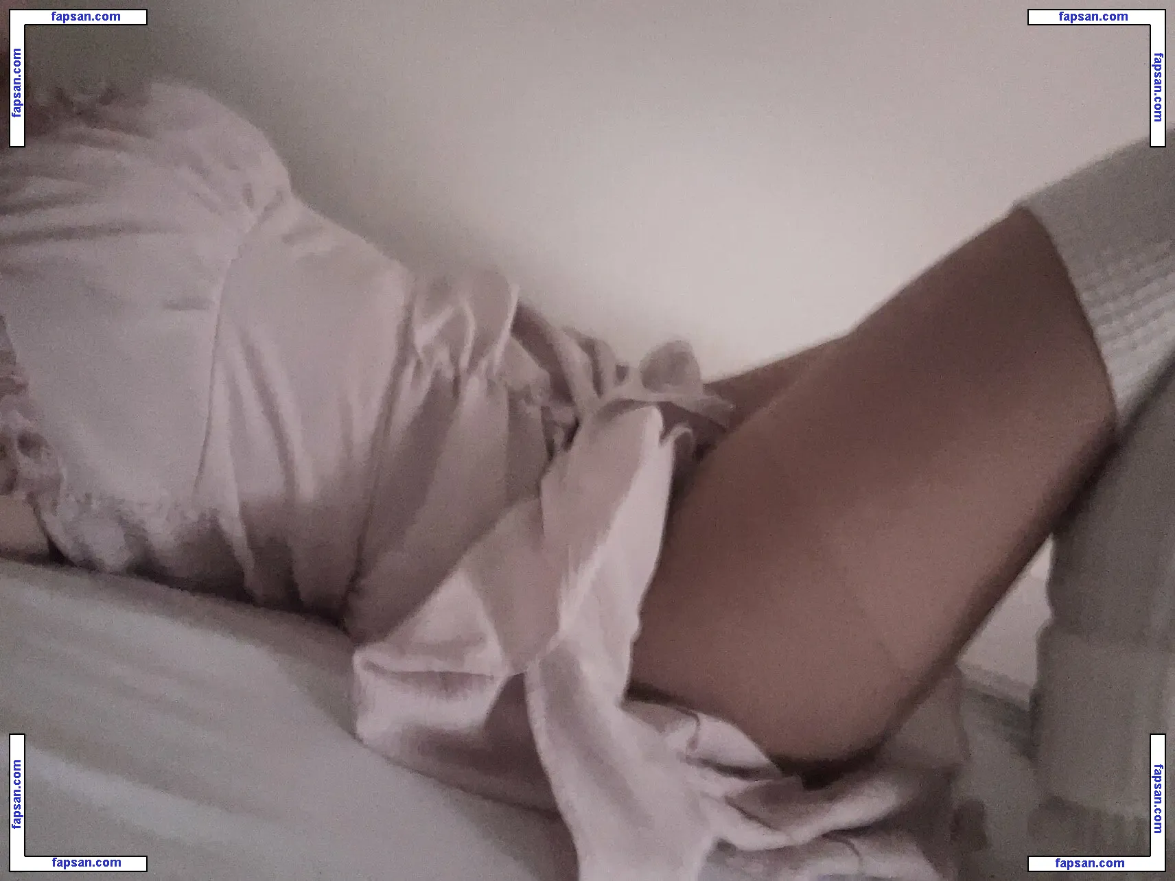 blushingsora nude photo #0003 from OnlyFans
